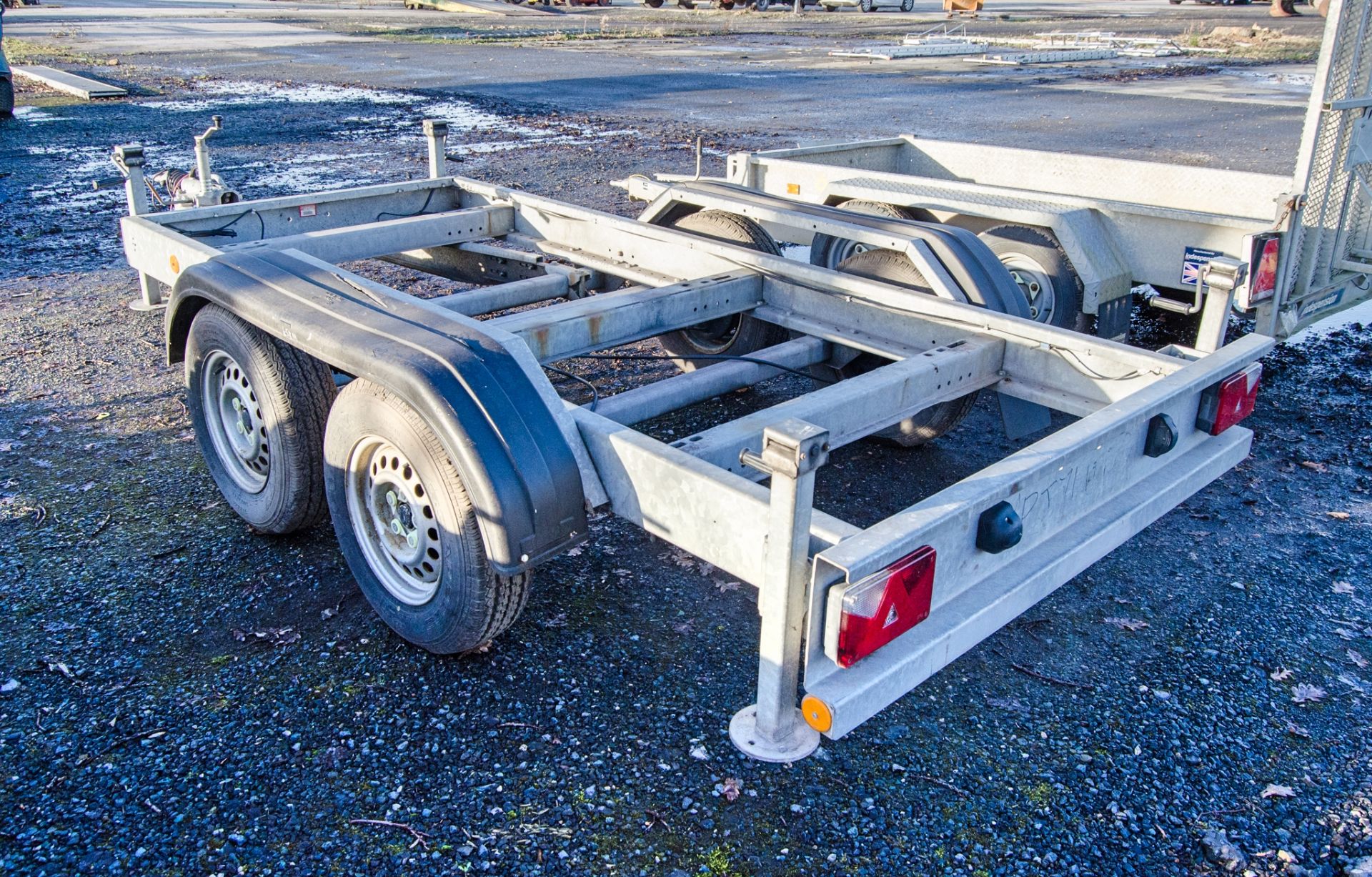 Knott Avonride 11ft x 4.5ft tandem axle generator trailer S/N: 1127688 H5110430 - Image 4 of 7