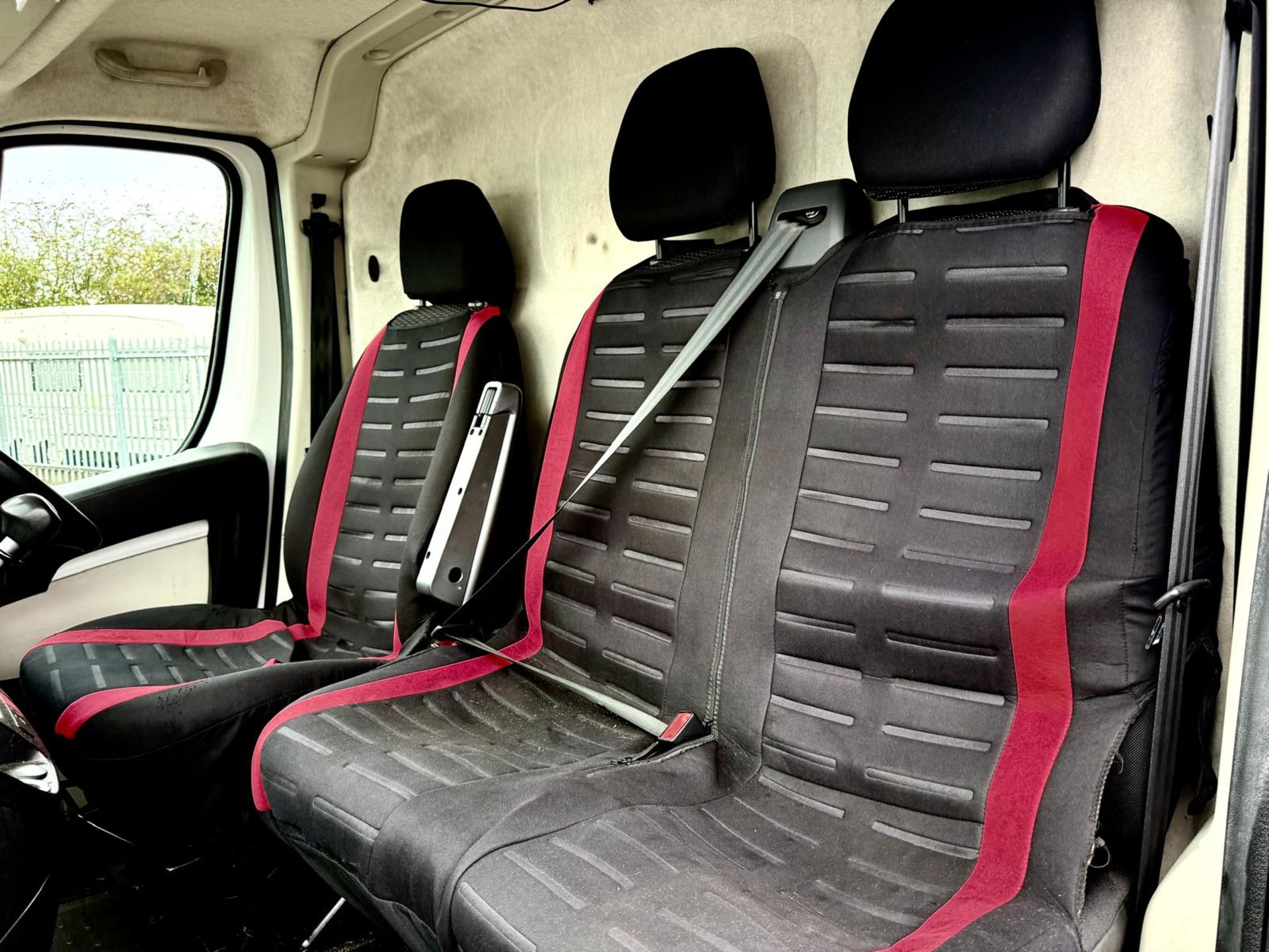 **ON SALE** Peugeot Boxer Professional 2.2 BlueHDI L4 H2 2019 '69 Reg' - ULEZ Compliant - A/C - Navi - Image 15 of 17