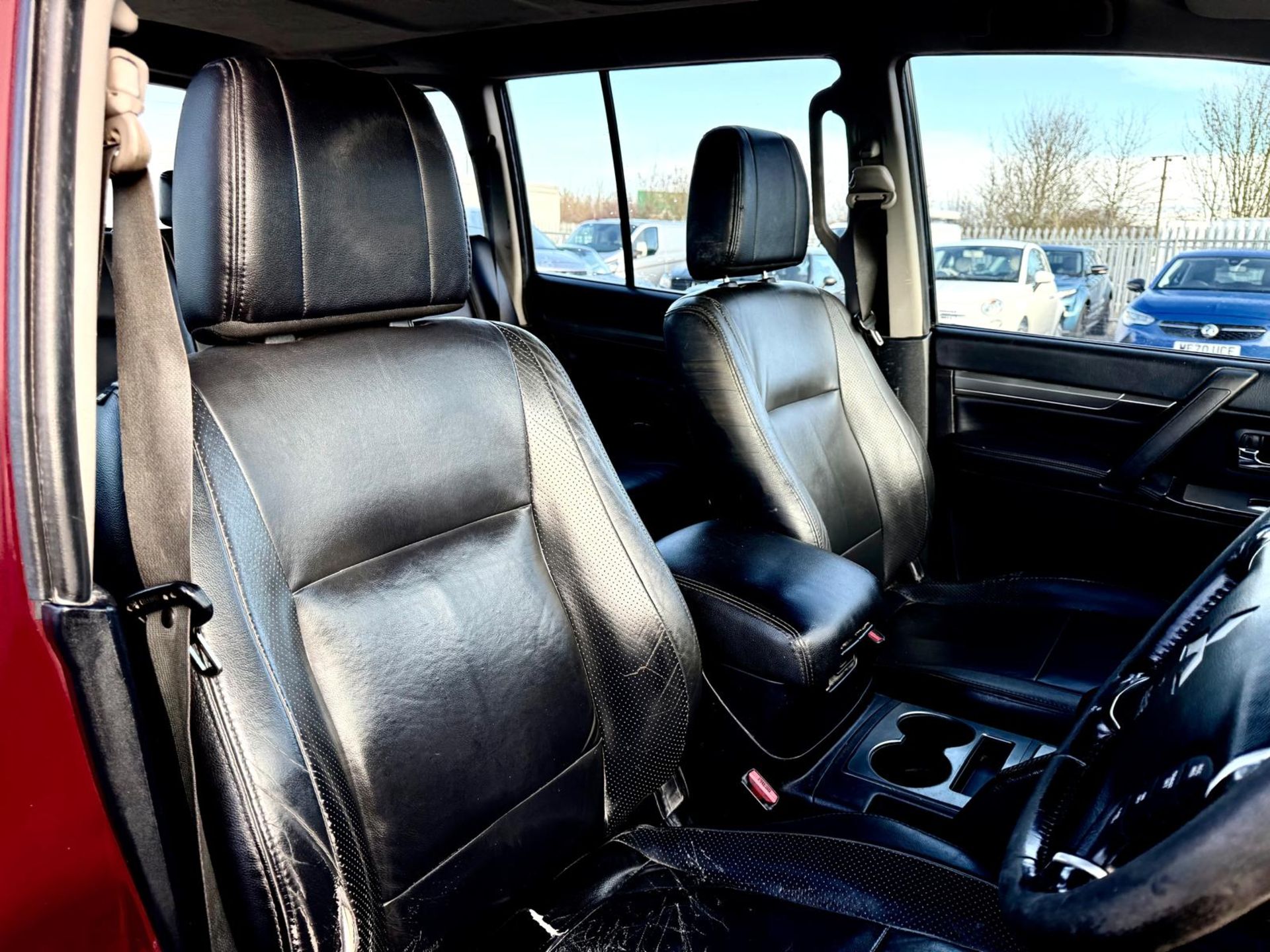 **ON SALE**Mitsubishi Shogun 3.2 DI-DC 197 Elegance 2011 '11 Reg' 4WD - Sat Nav - A/C - 7 Seats - Image 10 of 19