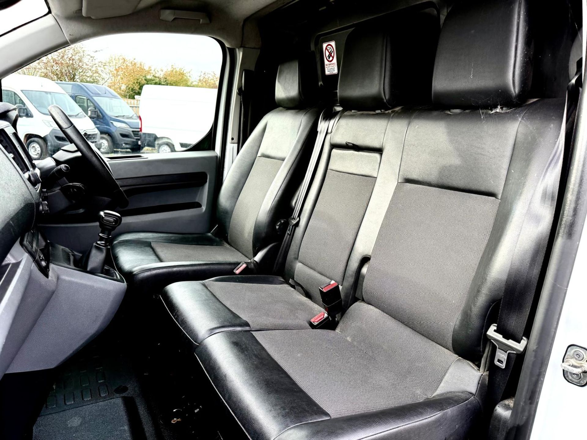 **ON SALE**Citroen Dispatch 2.0 BlueHDI 120 Enterprise 1400 2019 '19 Reg' Sat Nav - A/C - ULEZ Compl - Image 11 of 17