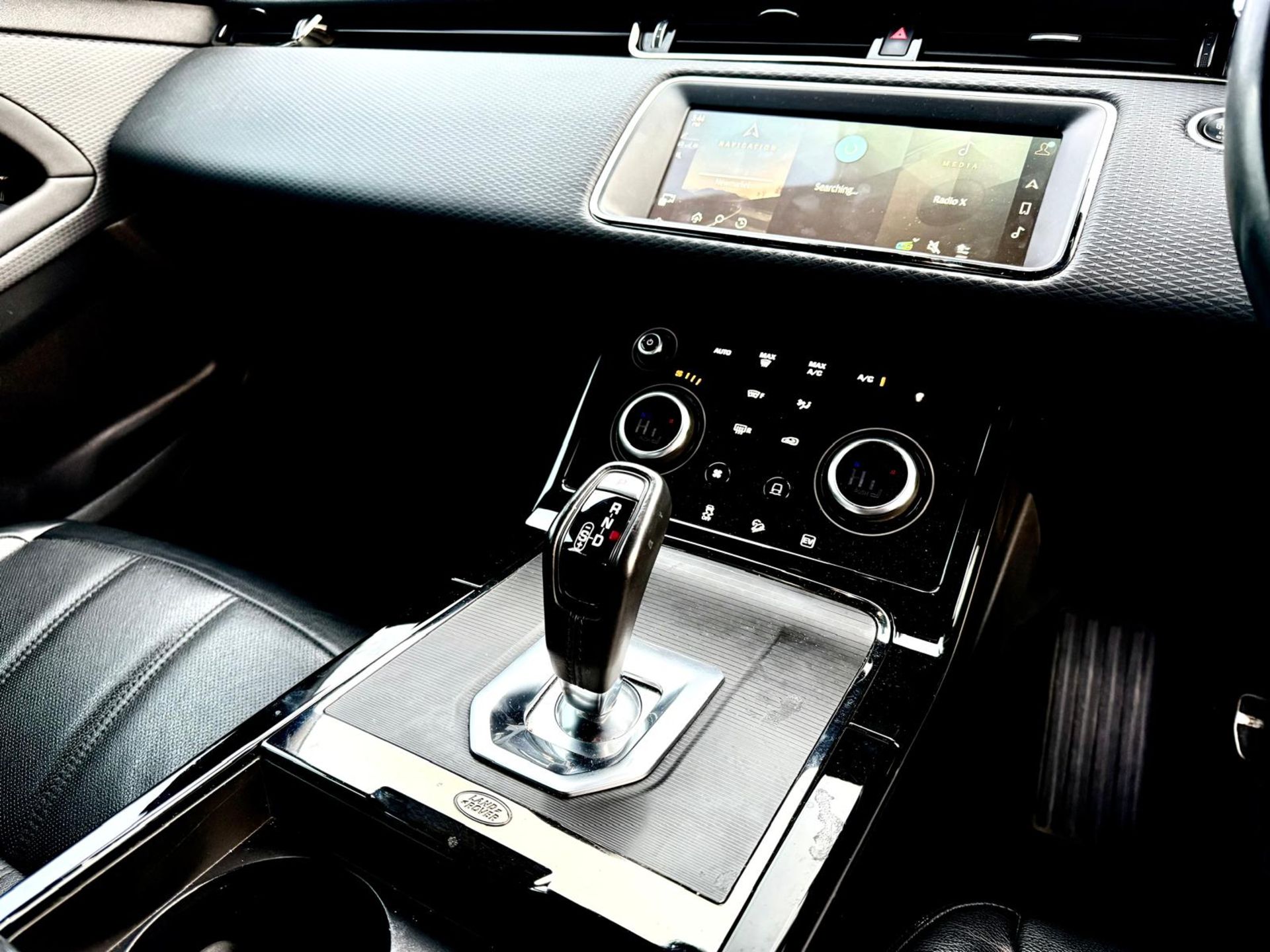 Land Rover Range Rover Evoque R Dynamic S P300E 2022 '71 Reg' - A/C - Sat Nav - ULEZ Comp - Image 10 of 20