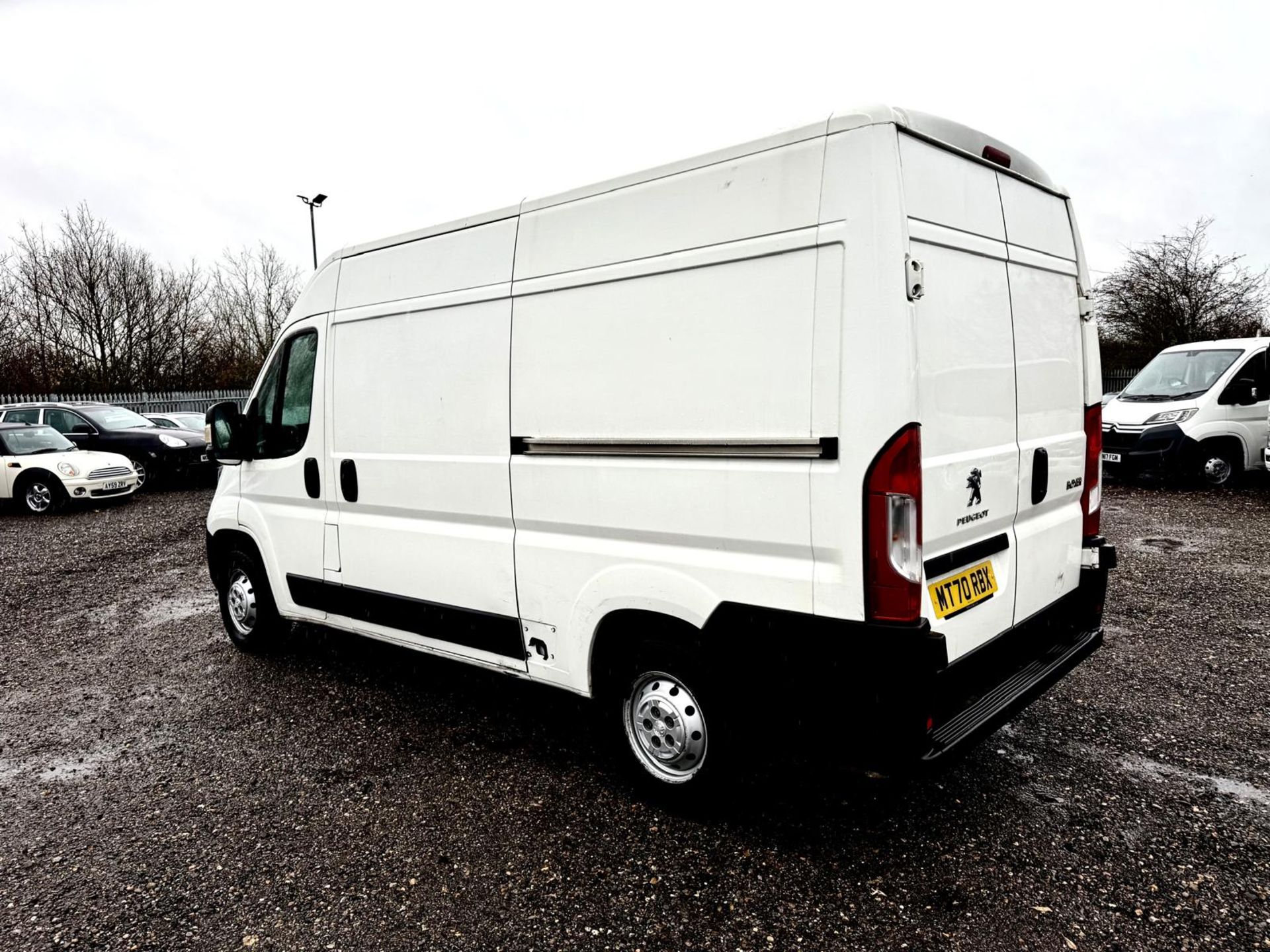 **ON SALE**Peugeot Boxer 335 2.2 BlueHDI 140 L2 H2 Professional 2020 '70 Reg' Sat Nav - A/C - ULEZ C - Image 5 of 16