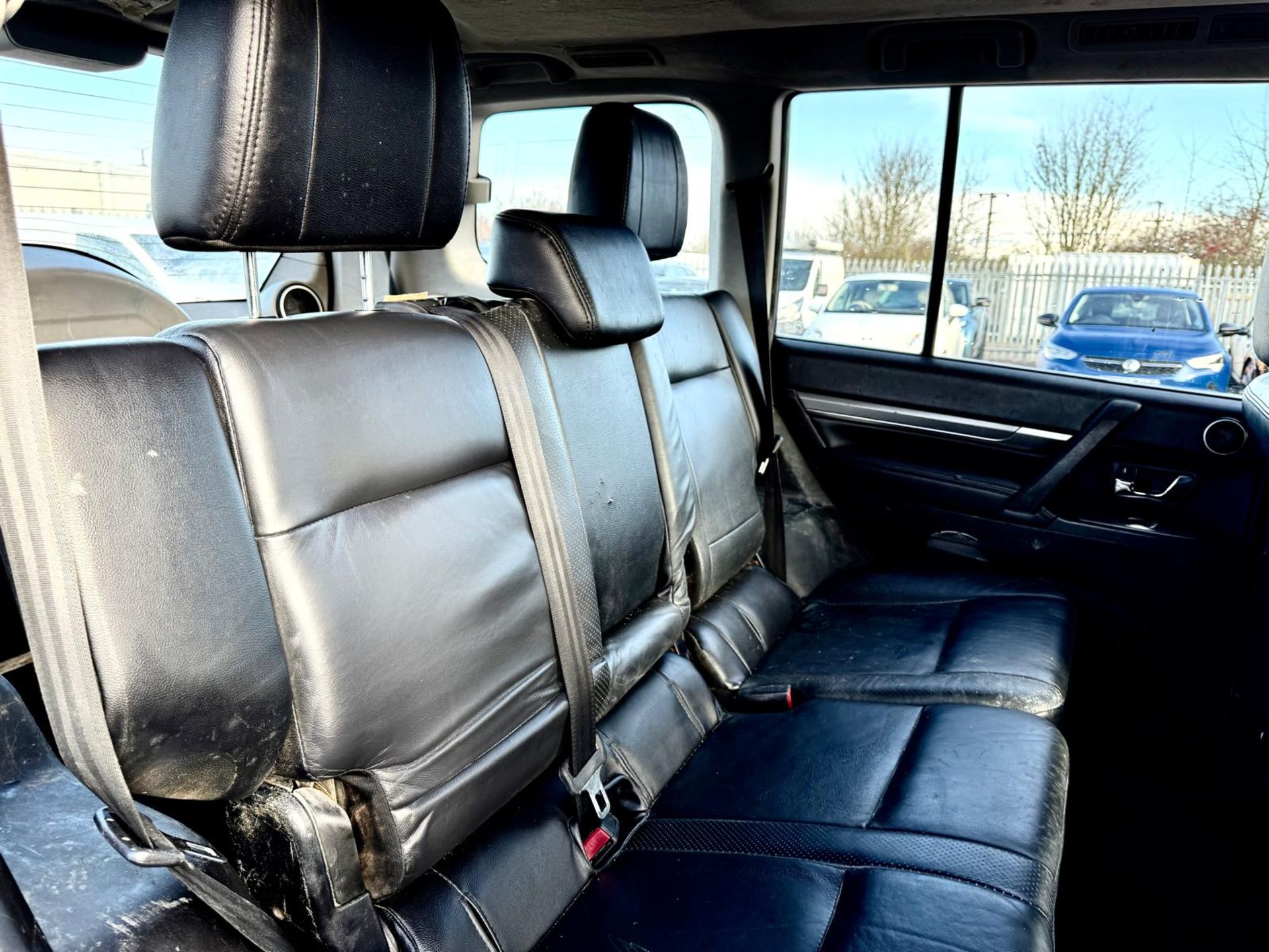 **ON SALE**Mitsubishi Shogun 3.2 DI-DC 197 Elegance 2011 '11 Reg' 4WD - Sat Nav - A/C - 7 Seats - Image 15 of 19