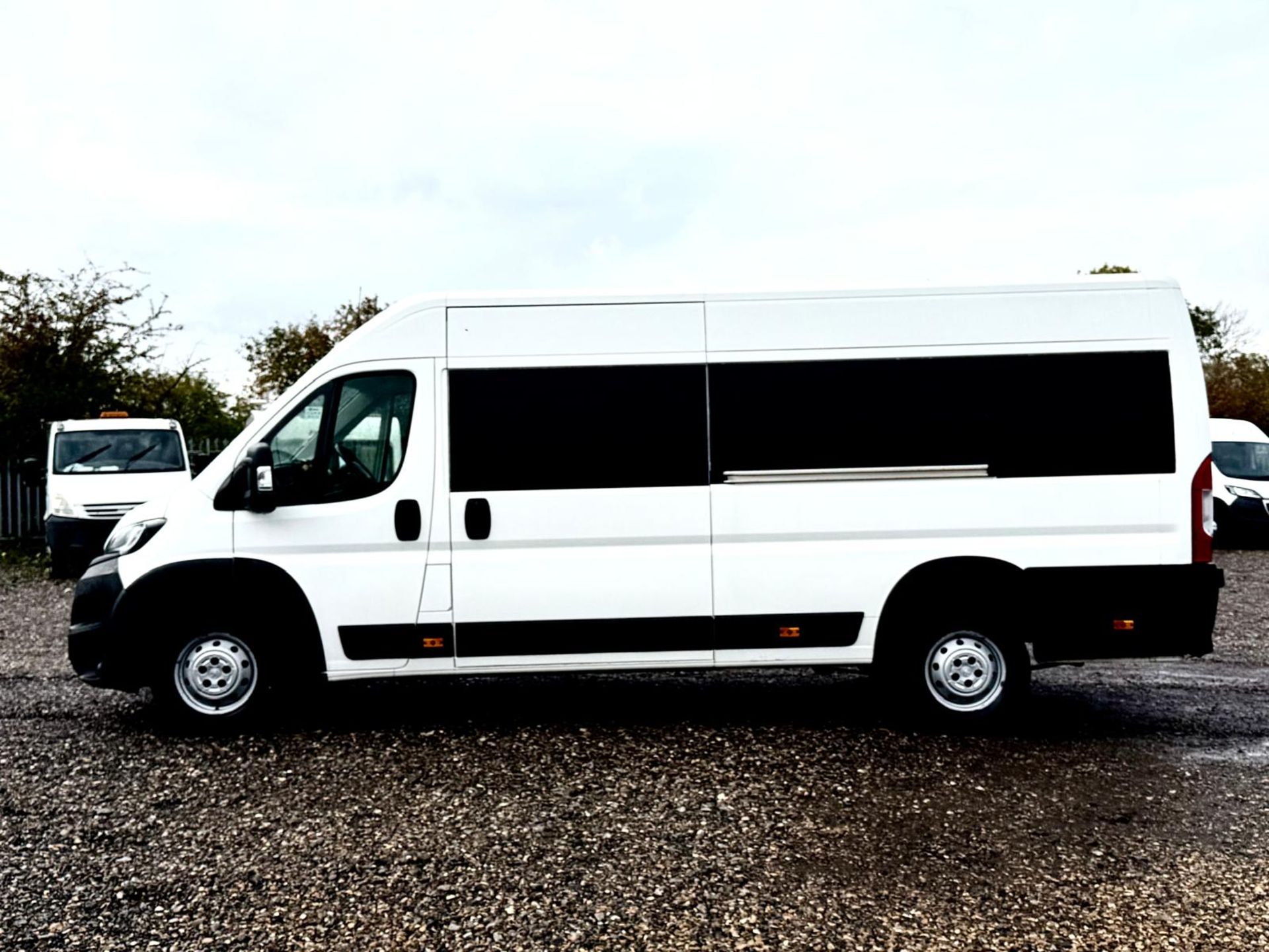 **ON SALE** Peugeot Boxer Professional 2.2 BlueHDI L4 H2 2019 '69 Reg' - ULEZ Compliant - A/C - Navi - Image 3 of 17