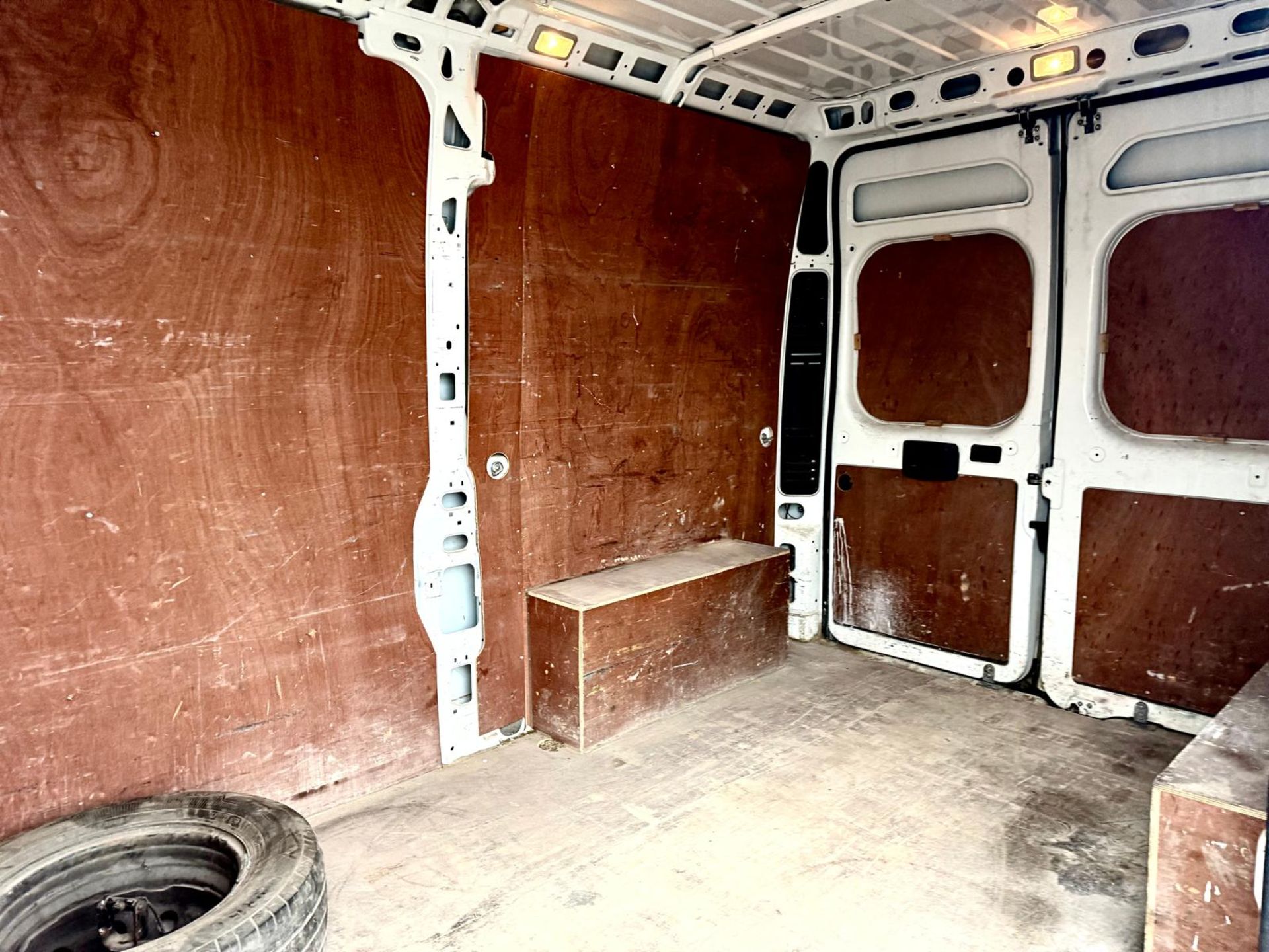 **ON SALE**Peugeot Boxer 335 2.2 BlueHDI 140 L2 H2 Professional 2020 '70 Reg' Sat Nav - A/C - ULEZ C - Image 4 of 16