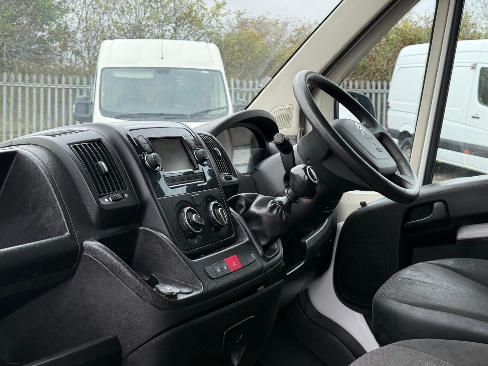 Citroen Relay Enterprise 35 2.2 BLUEHDI L4 H/R 2020 '70 Reg' A/C - Navigation - Image 11 of 17