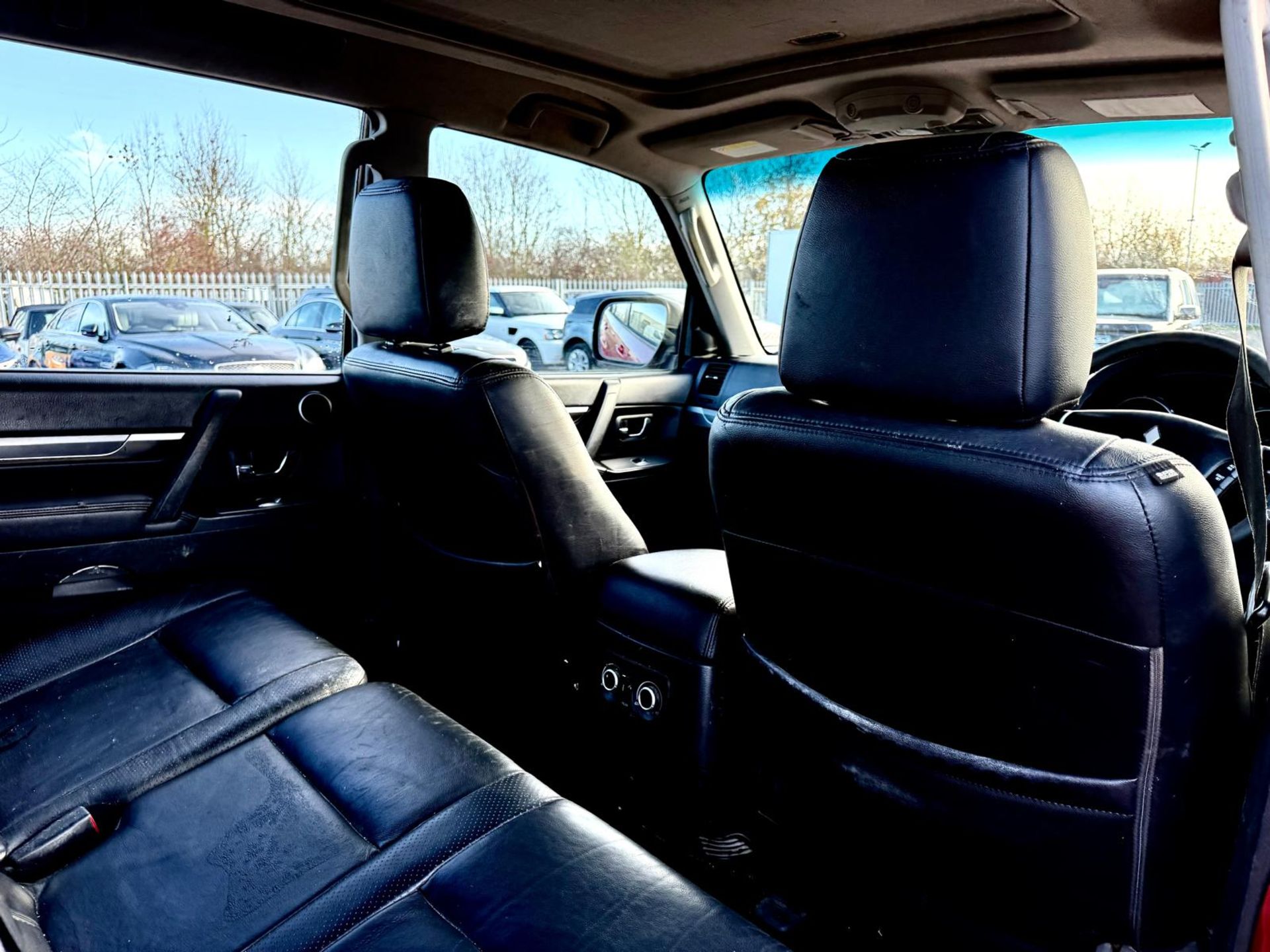 **ON SALE**Mitsubishi Shogun 3.2 DI-DC 197 Elegance 2011 '11 Reg' 4WD - Sat Nav - A/C - 7 Seats - Image 16 of 19