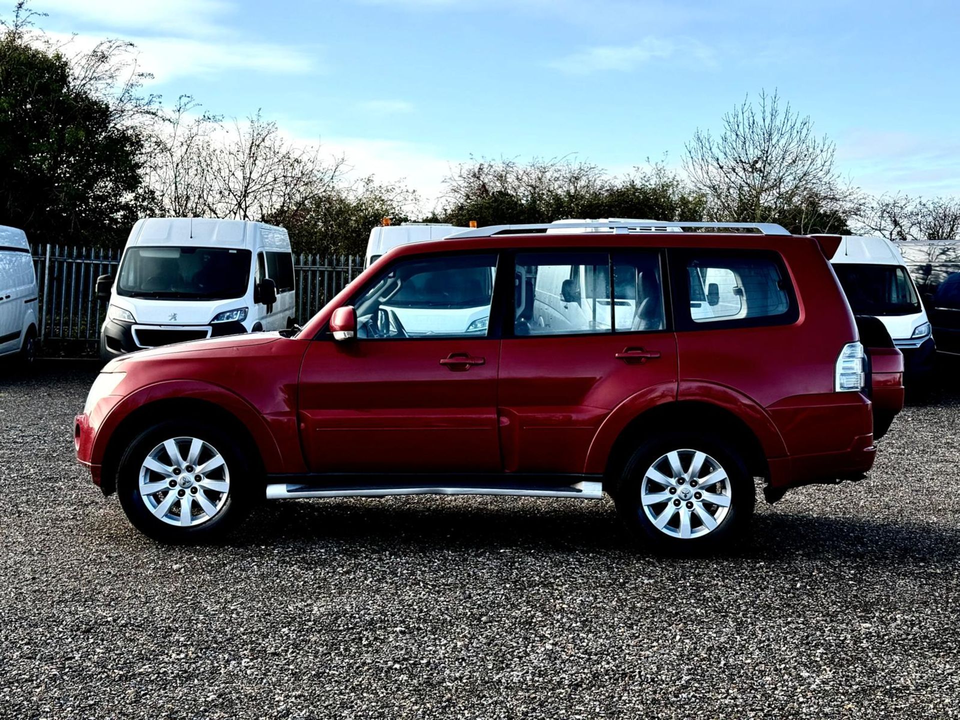 **ON SALE**Mitsubishi Shogun 3.2 DI-DC 197 Elegance 2011 '11 Reg' 4WD - Sat Nav - A/C - 7 Seats - Image 3 of 19