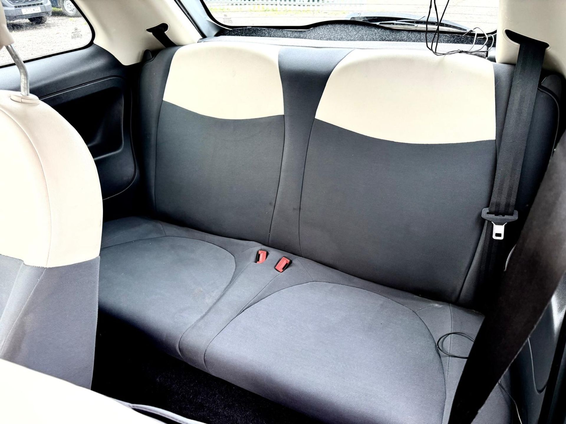 ** ON SALE ** Fiat 500 1.2 POP Hatchback 2010 '60 Reg' Sat Nav - ULEZ Compliant - A/C - Image 13 of 16