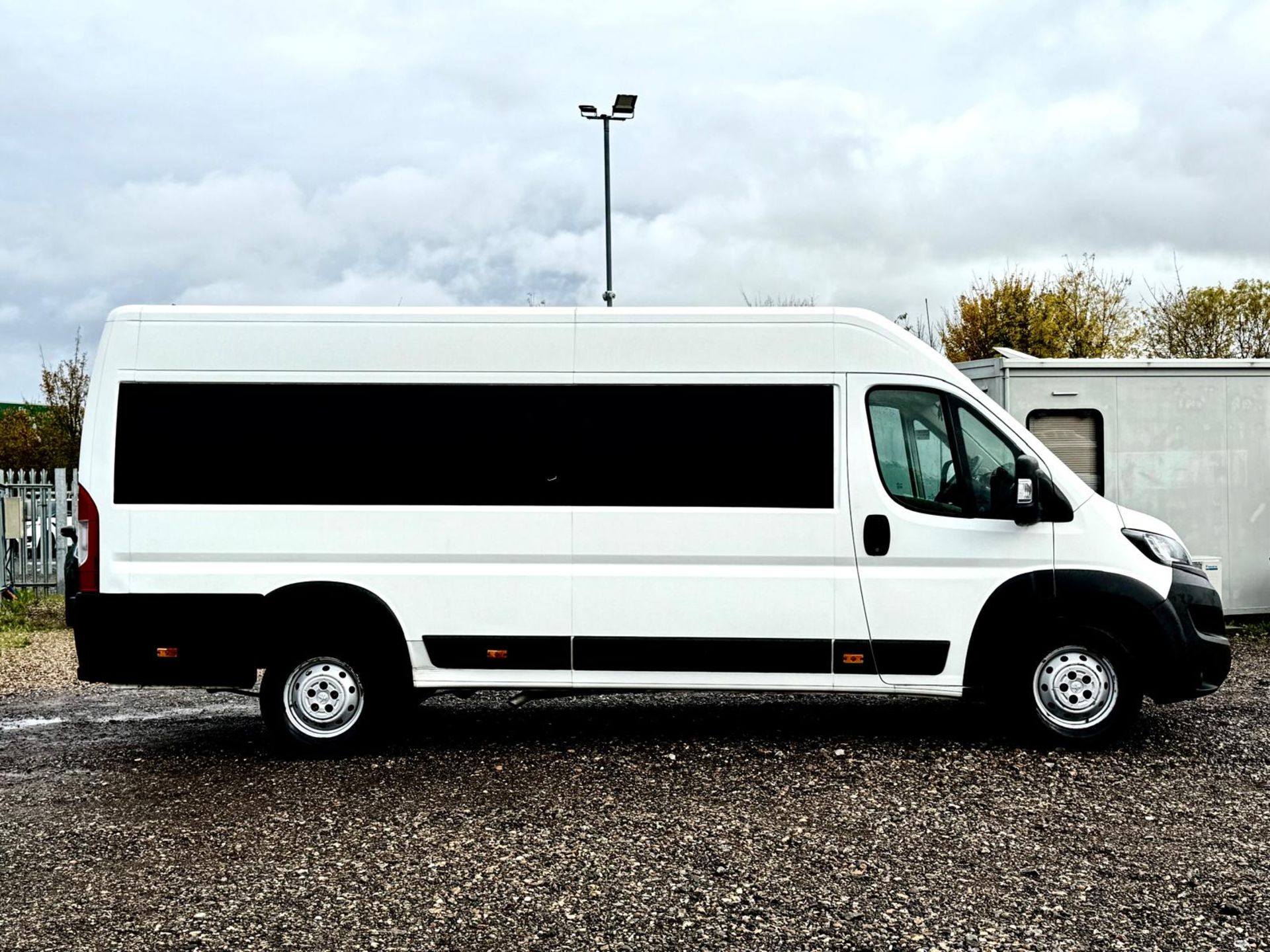**ON SALE** Peugeot Boxer Professional 2.2 BlueHDI L4 H2 2019 '69 Reg' - ULEZ Compliant - A/C - Navi - Image 8 of 17