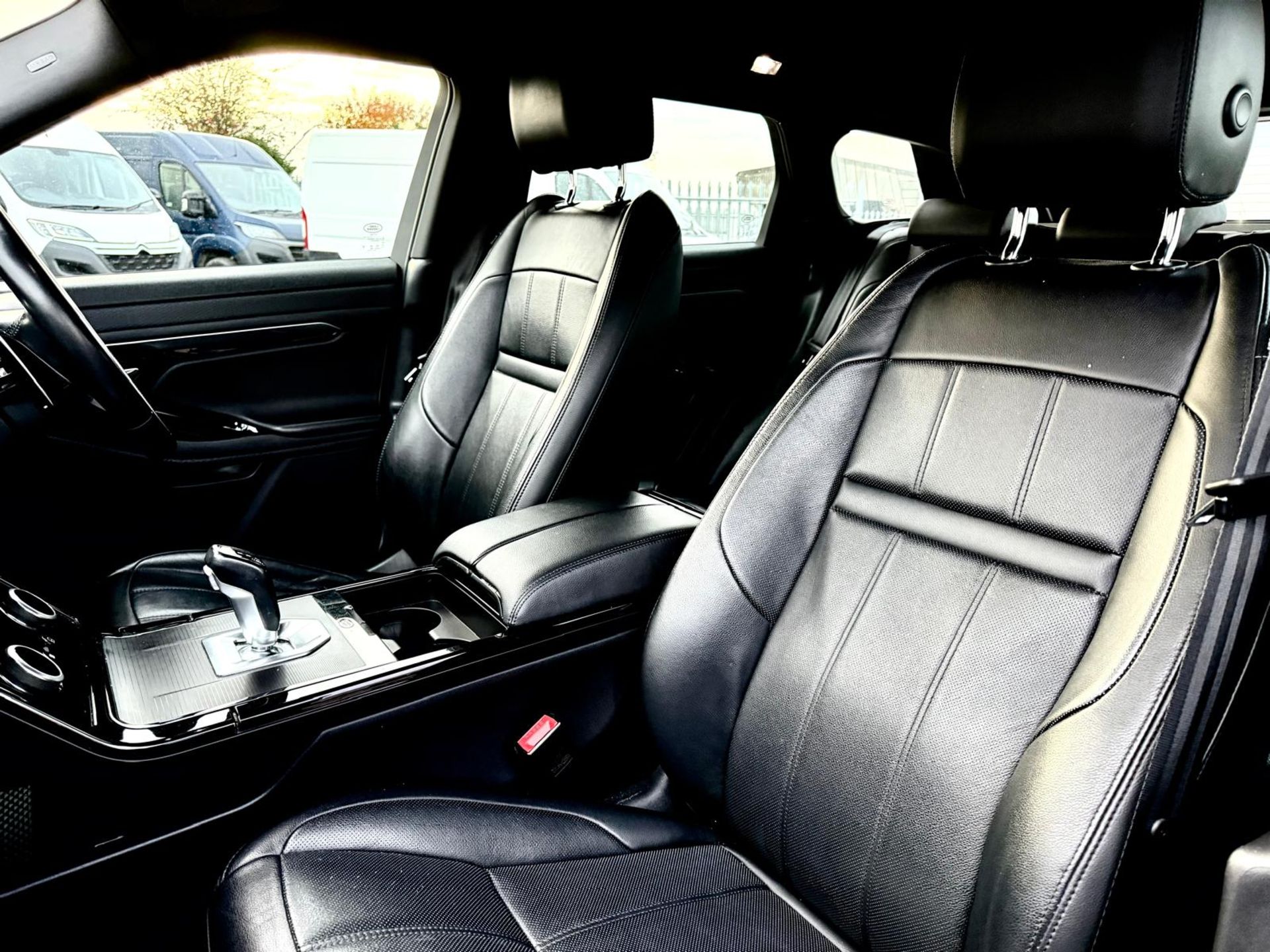 Land Rover Range Rover Evoque R Dynamic S P300E 2022 '71 Reg' - A/C - Sat Nav - ULEZ Comp - Image 8 of 20