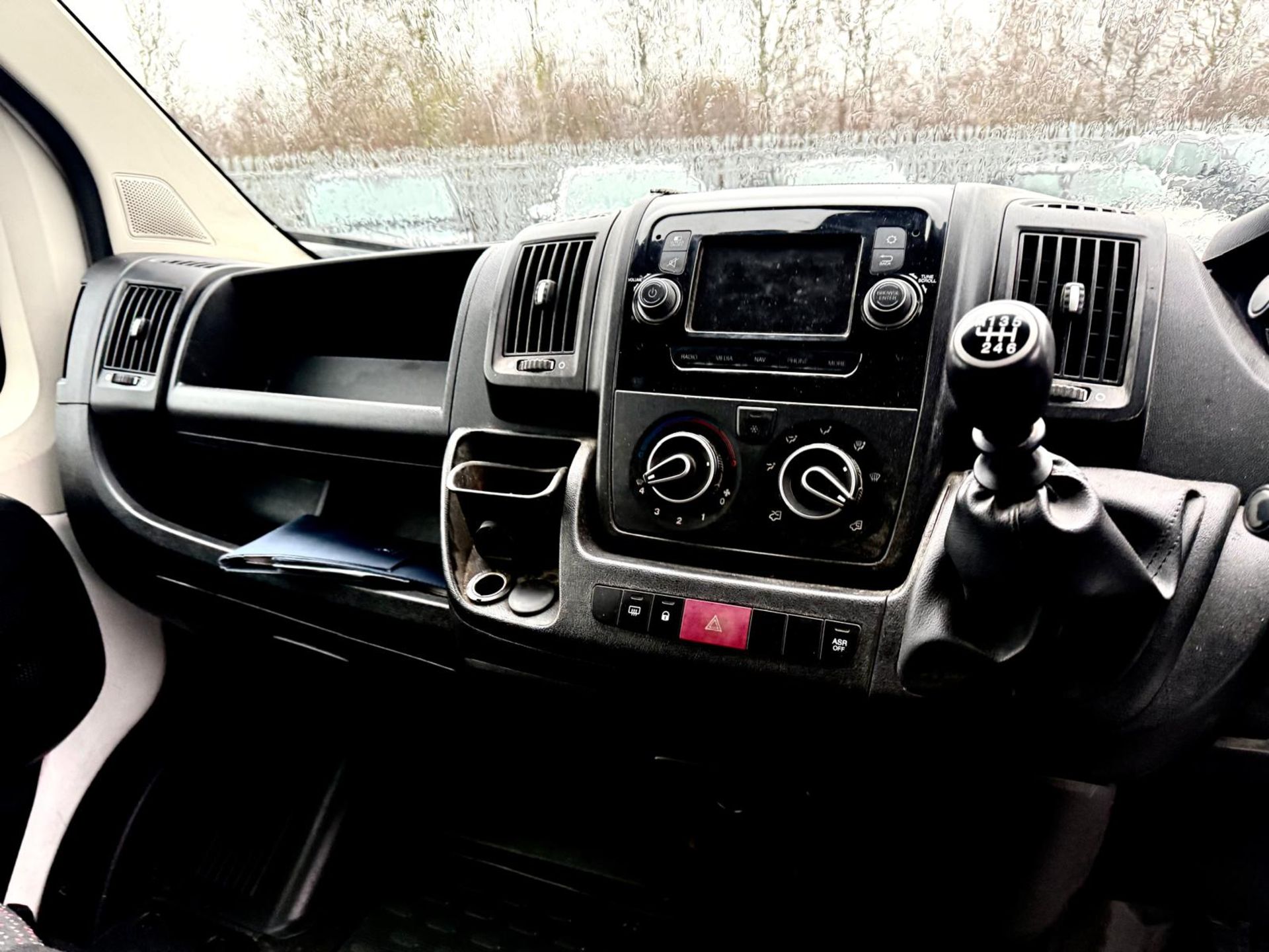 **ON SALE**Peugeot Boxer 335 2.2 BlueHDI 140 L2 H2 Professional 2020 '70 Reg' Sat Nav - A/C - ULEZ C - Image 14 of 16