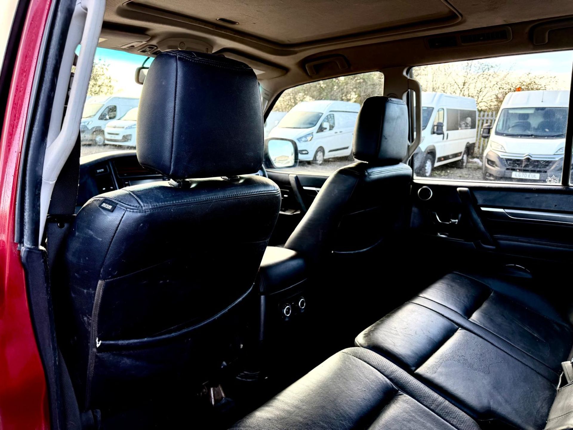 **ON SALE**Mitsubishi Shogun 3.2 DI-DC 197 Elegance 2011 '11 Reg' 4WD - Sat Nav - A/C - 7 Seats - Image 13 of 19