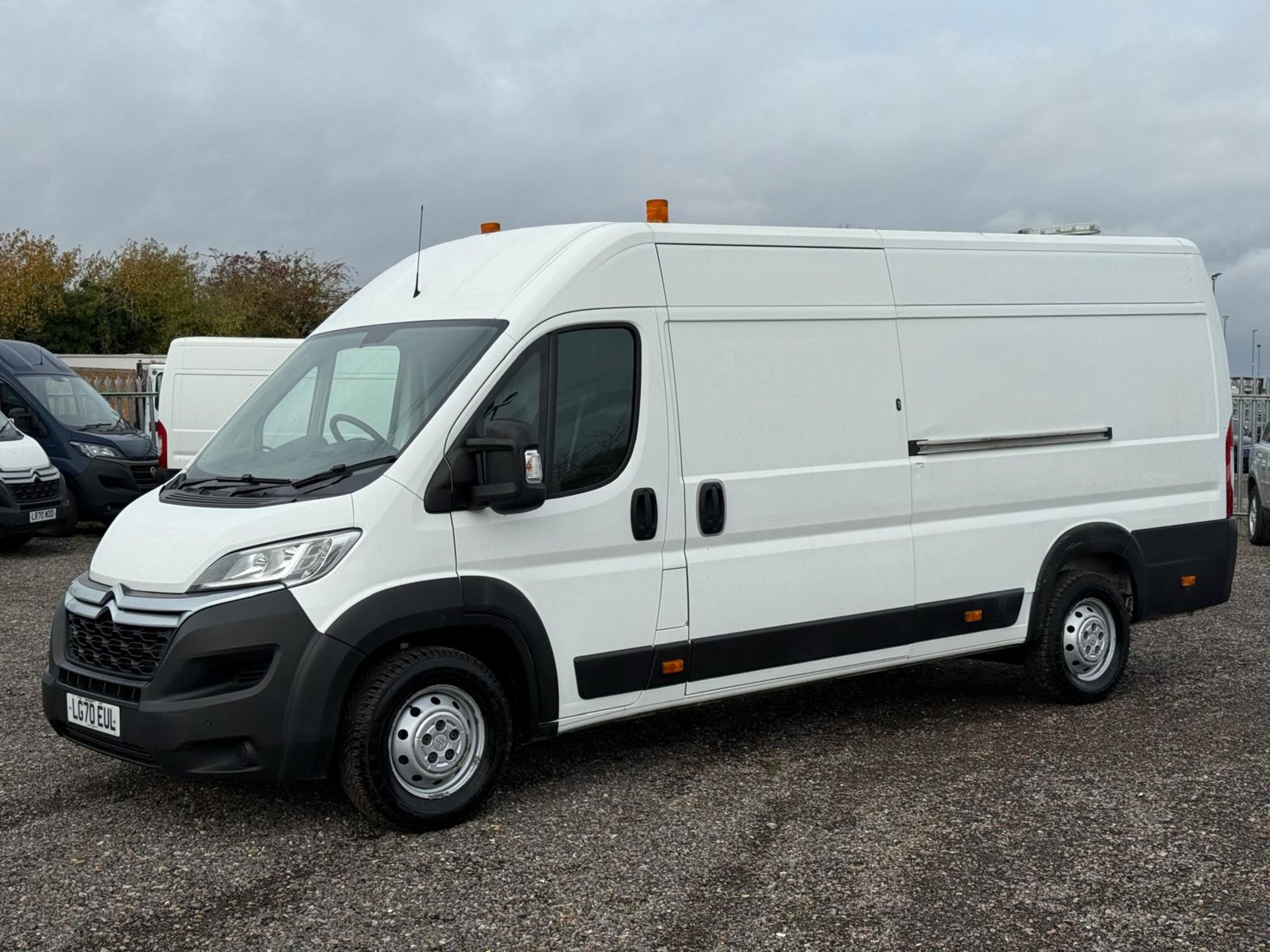 Citroen Relay Enterprise 35 2.2 BLUEHDI L4 H/R 2020 '70 Reg' A/C - Navigation - Image 2 of 17