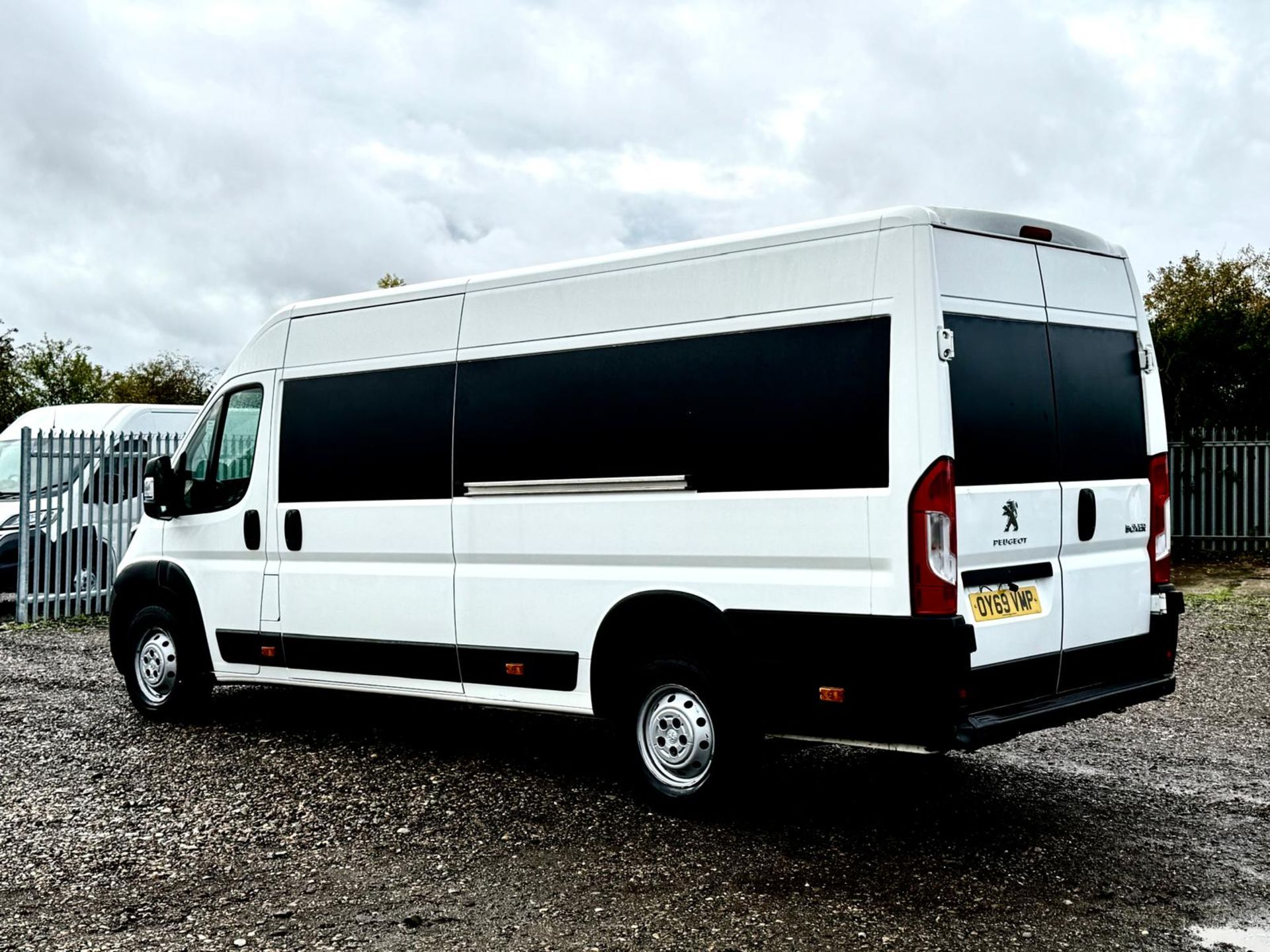 **ON SALE** Peugeot Boxer Professional 2.2 BlueHDI L4 H2 2019 '69 Reg' - ULEZ Compliant - A/C - Navi - Image 5 of 17