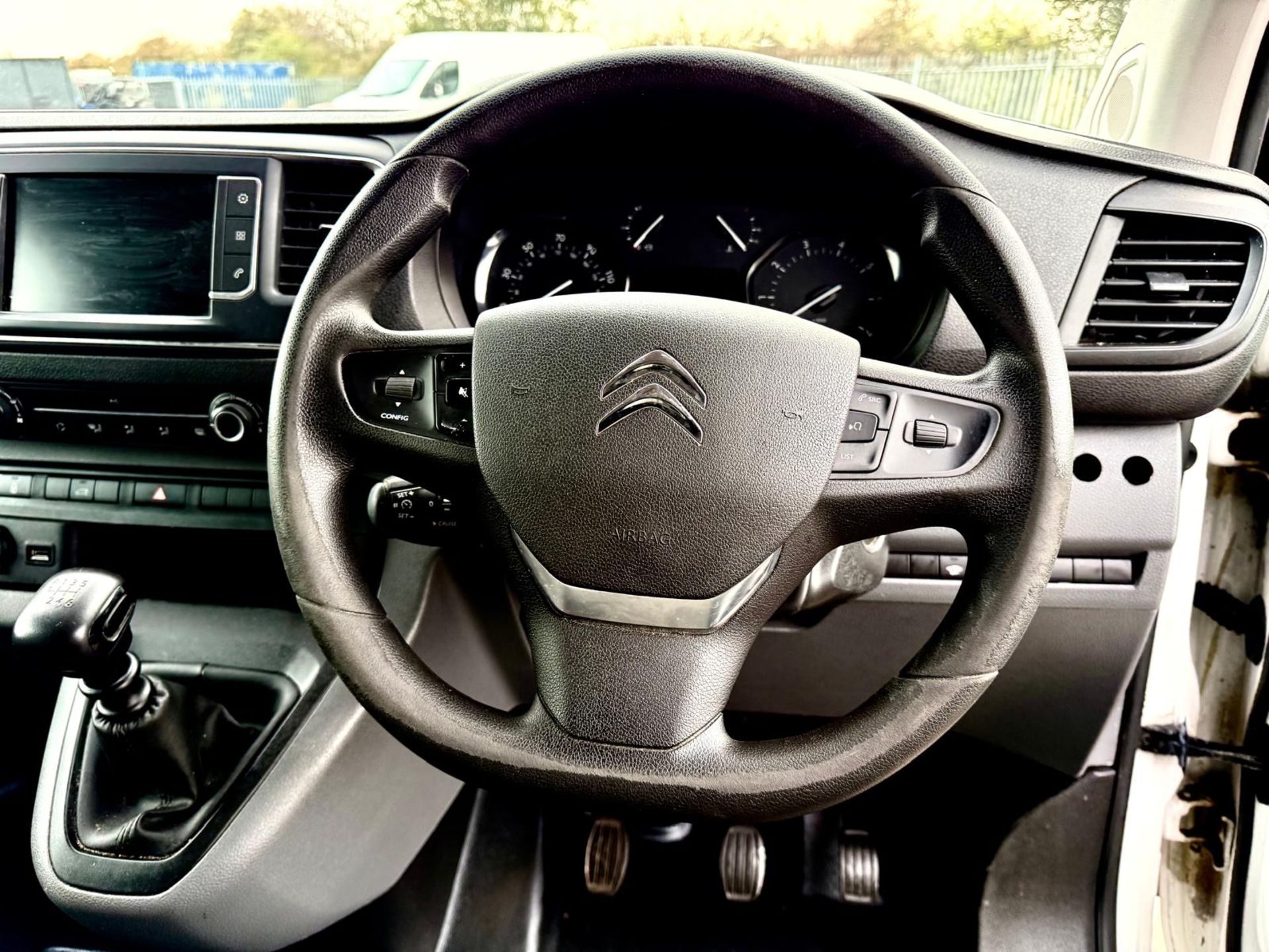 **ON SALE**Citroen Dispatch 2.0 BlueHDI 120 Enterprise 1400 2019 '19 Reg' Sat Nav - A/C - ULEZ Compl - Image 15 of 17