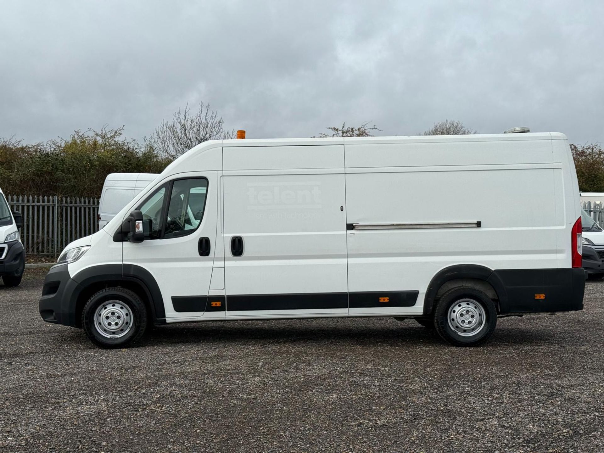 Citroen Relay Enterprise 35 2.2 BLUEHDI L4 H/R 2020 '70 Reg' A/C - Navigation - Image 3 of 17