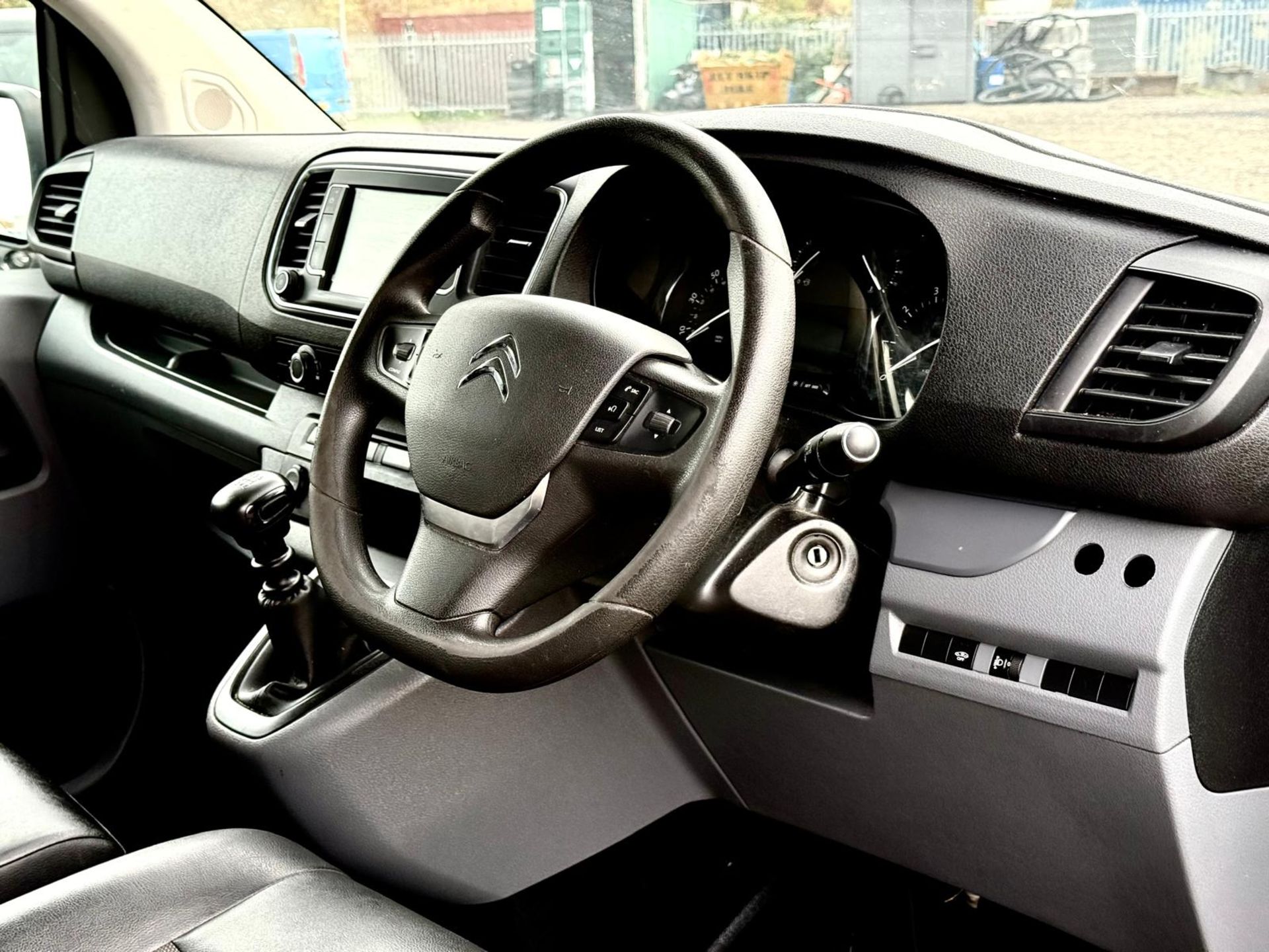 **ON SALE**Citroen Dispatch 2.0 BlueHDI 120 Enterprise 1400 2019 '19 Reg' Sat Nav - A/C - ULEZ Compl - Image 14 of 17