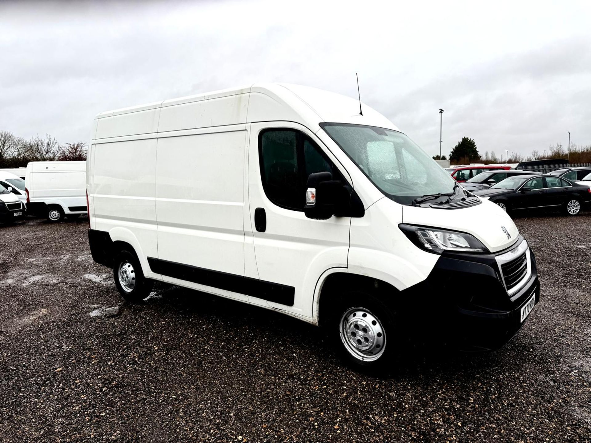 **ON SALE**Peugeot Boxer 335 2.2 BlueHDI 140 L2 H2 Professional 2020 '70 Reg' Sat Nav - A/C - ULEZ C