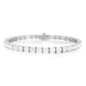Emerald Cut Diamond Tennis Bracelet 4.75 Carat G Colour VS Clarity set in 14kt White Gold
