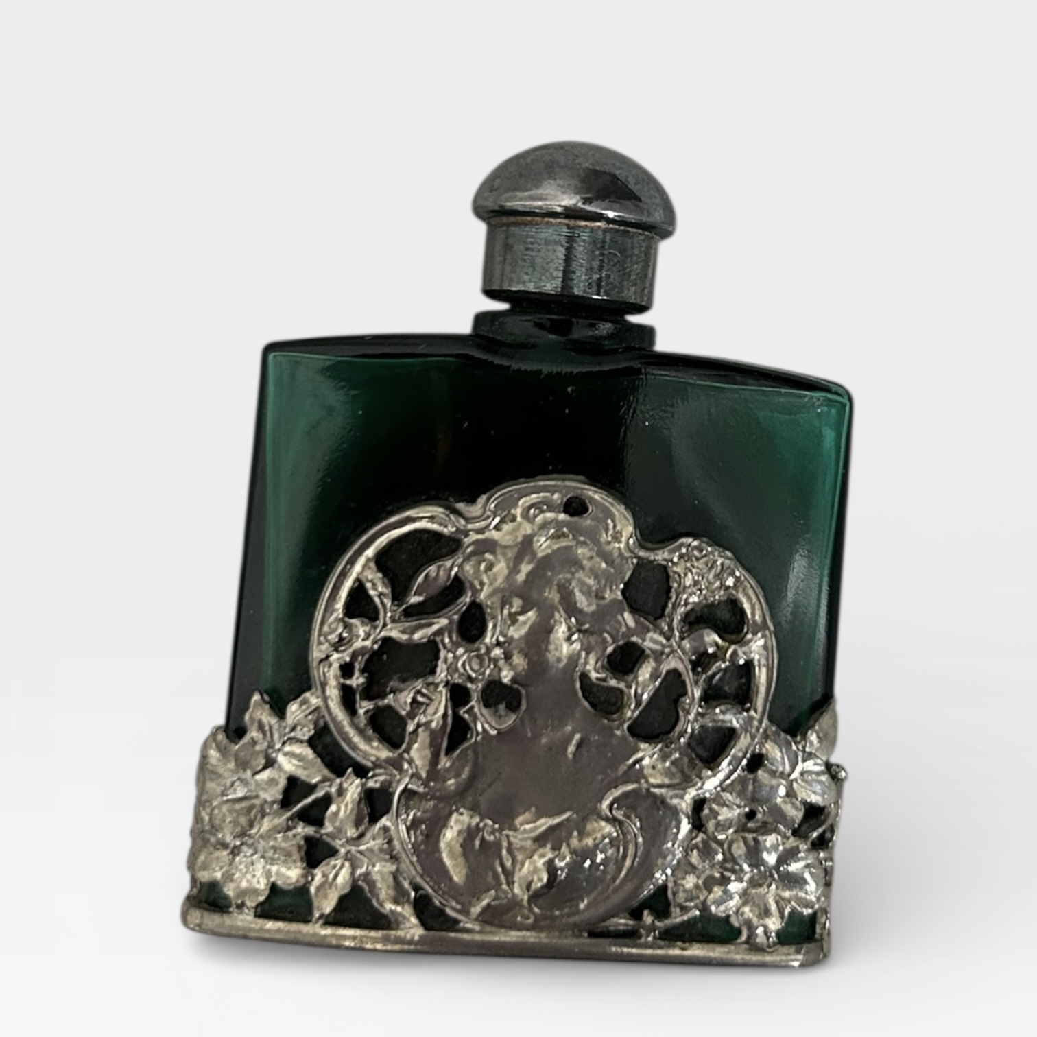 A selection of scent bottles, to include a tagua nut scent bottle, two painted glass long phials/sce - Image 4 of 5