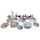 A mixed collection of 18th and 19th Century Chinese/Japanese porcelain export and decorative plates,