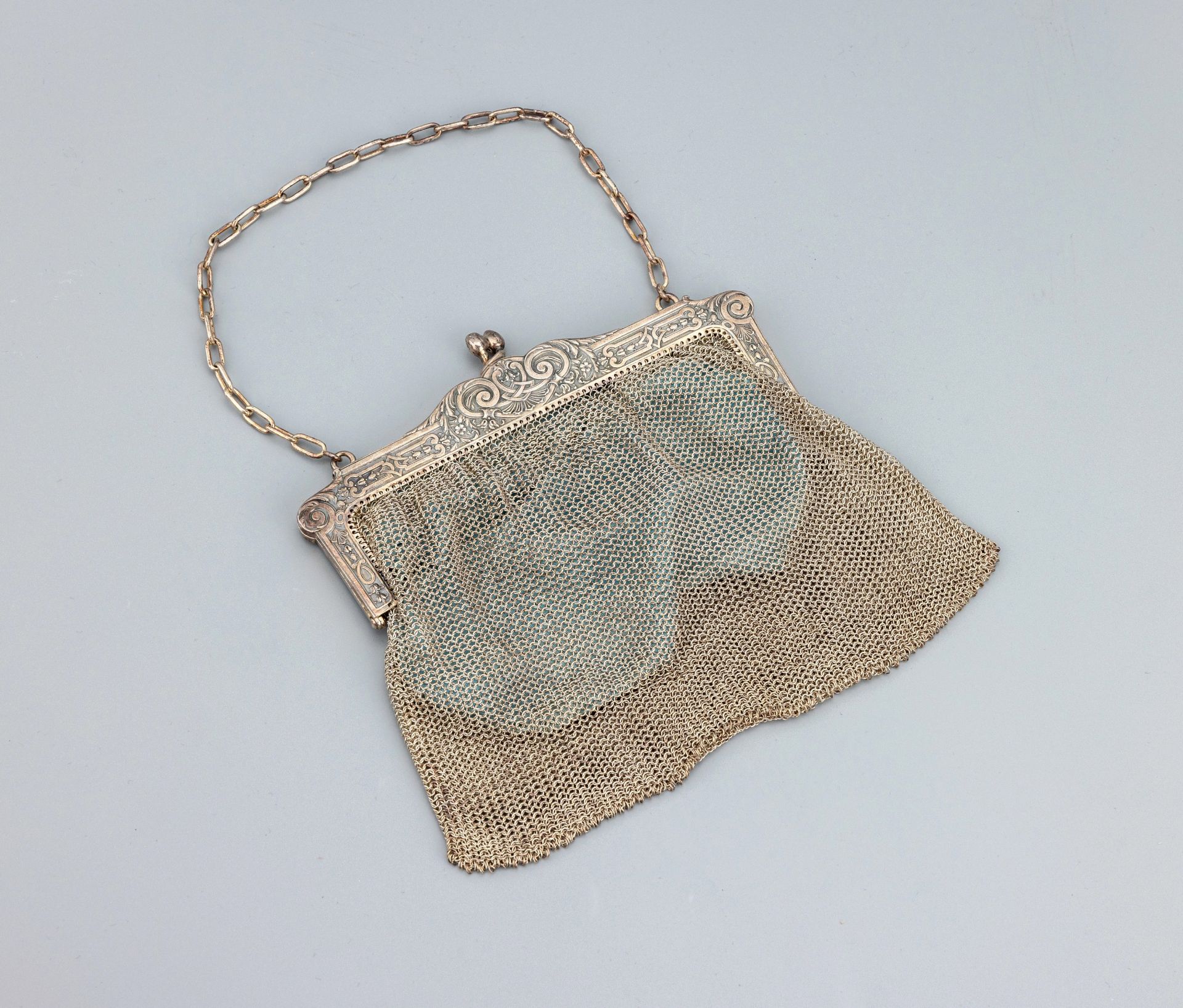 Abendtasche, um 1890, Silber gepr., Bügel geometrisierend
