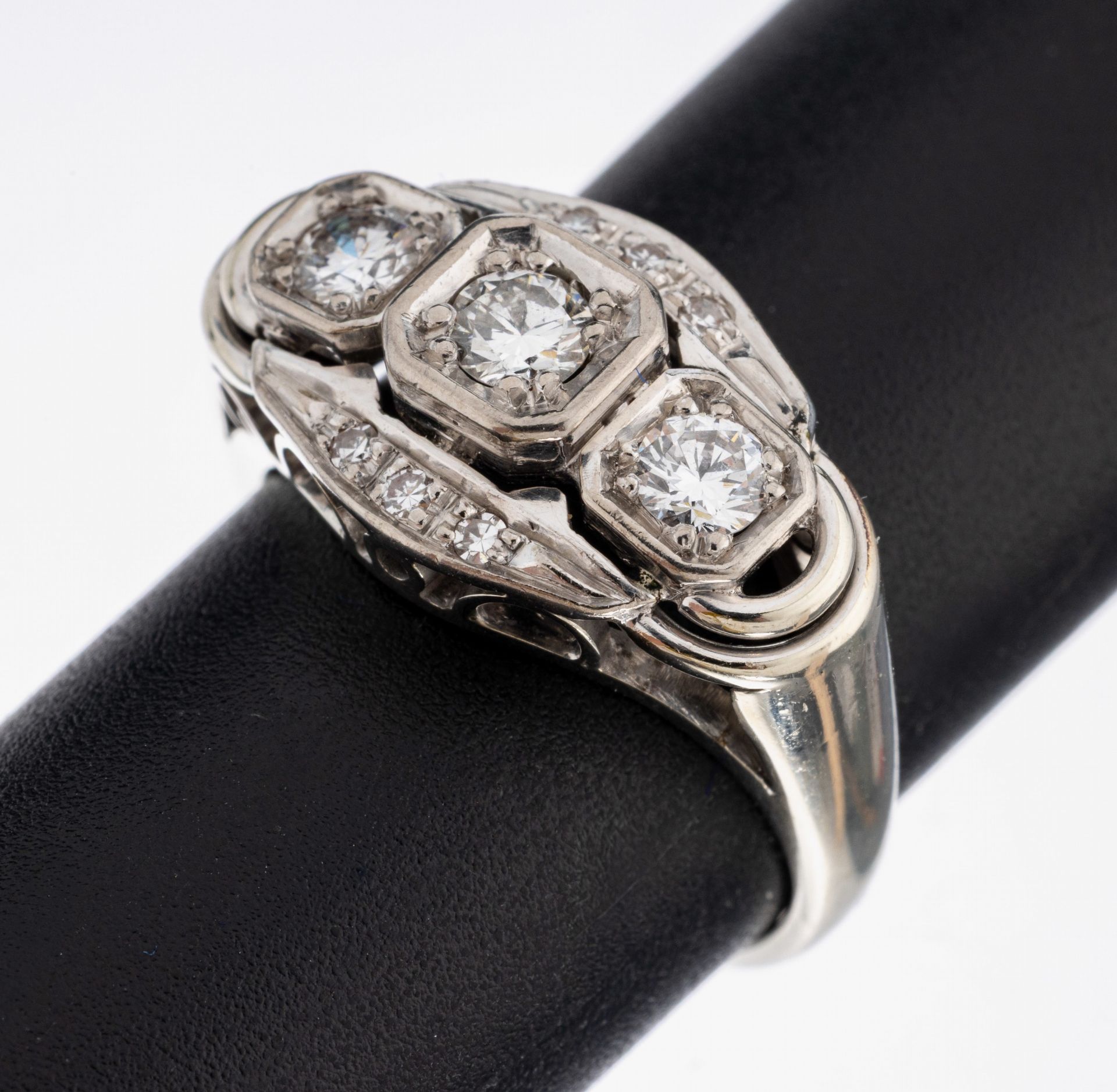 14 kt Gold Diamant-Ring, 1950er Jahre, WG 585/000, mittig