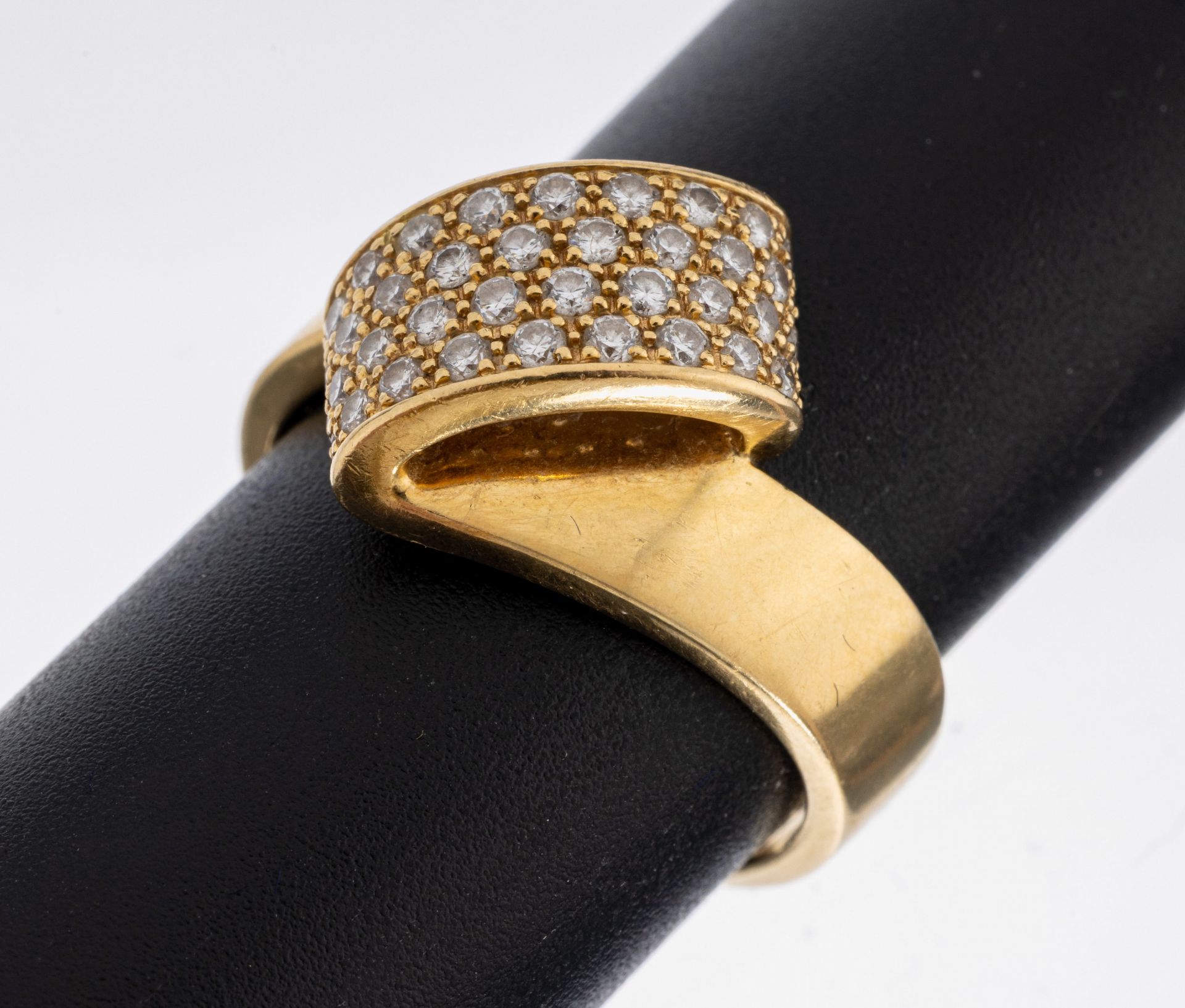 18 kt Gold Brillant-Ring, GG 750/000 gepr.,geschwungene