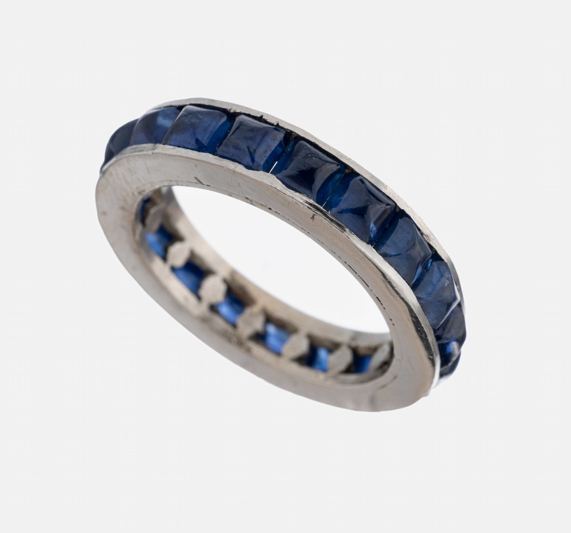 Platin Saphir-Memoryring, Pt gepr., 19 erhabene