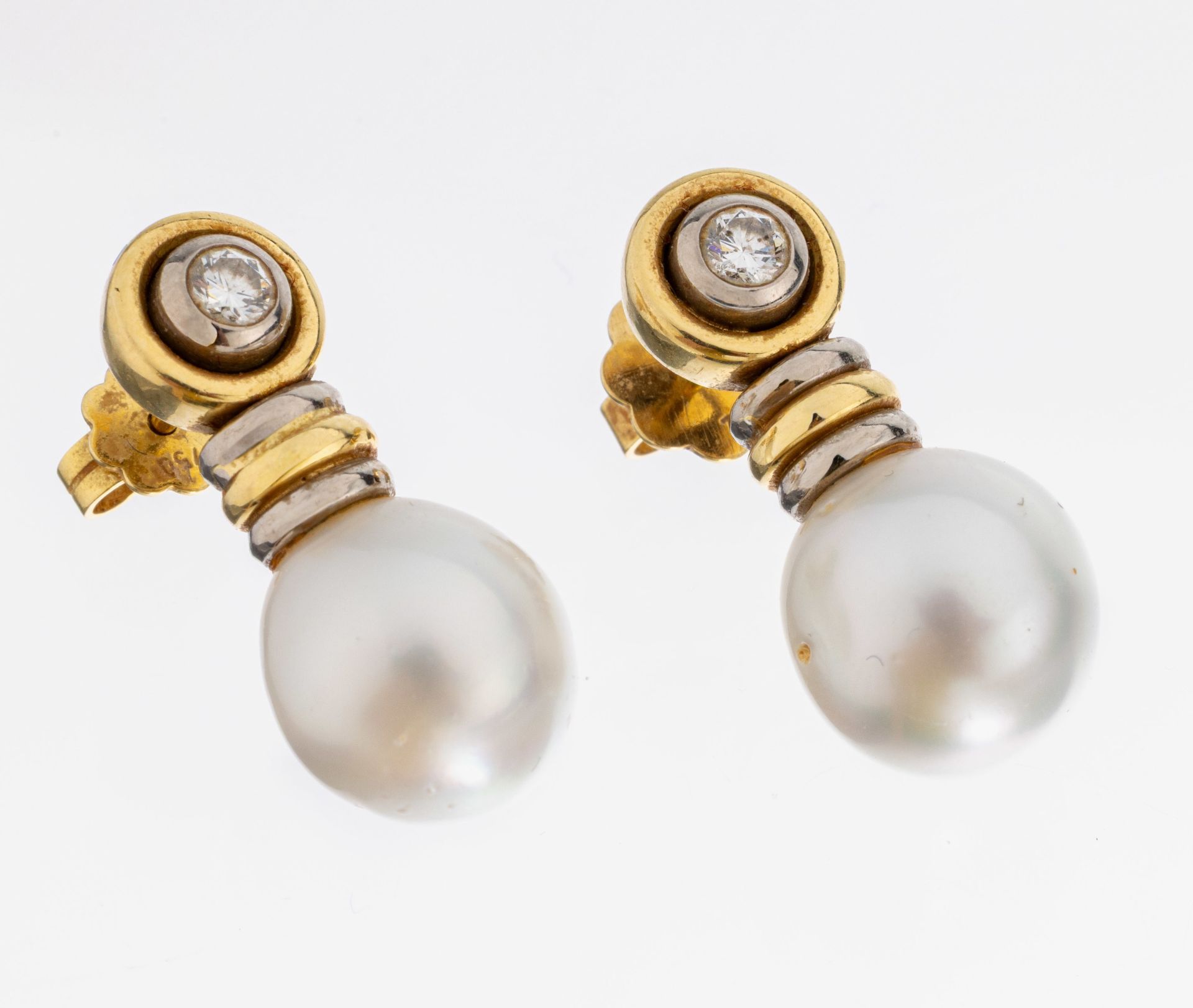 Paar 18 kt Gold Brillant-Zuchtperl-Ohrstecker, GG/WG