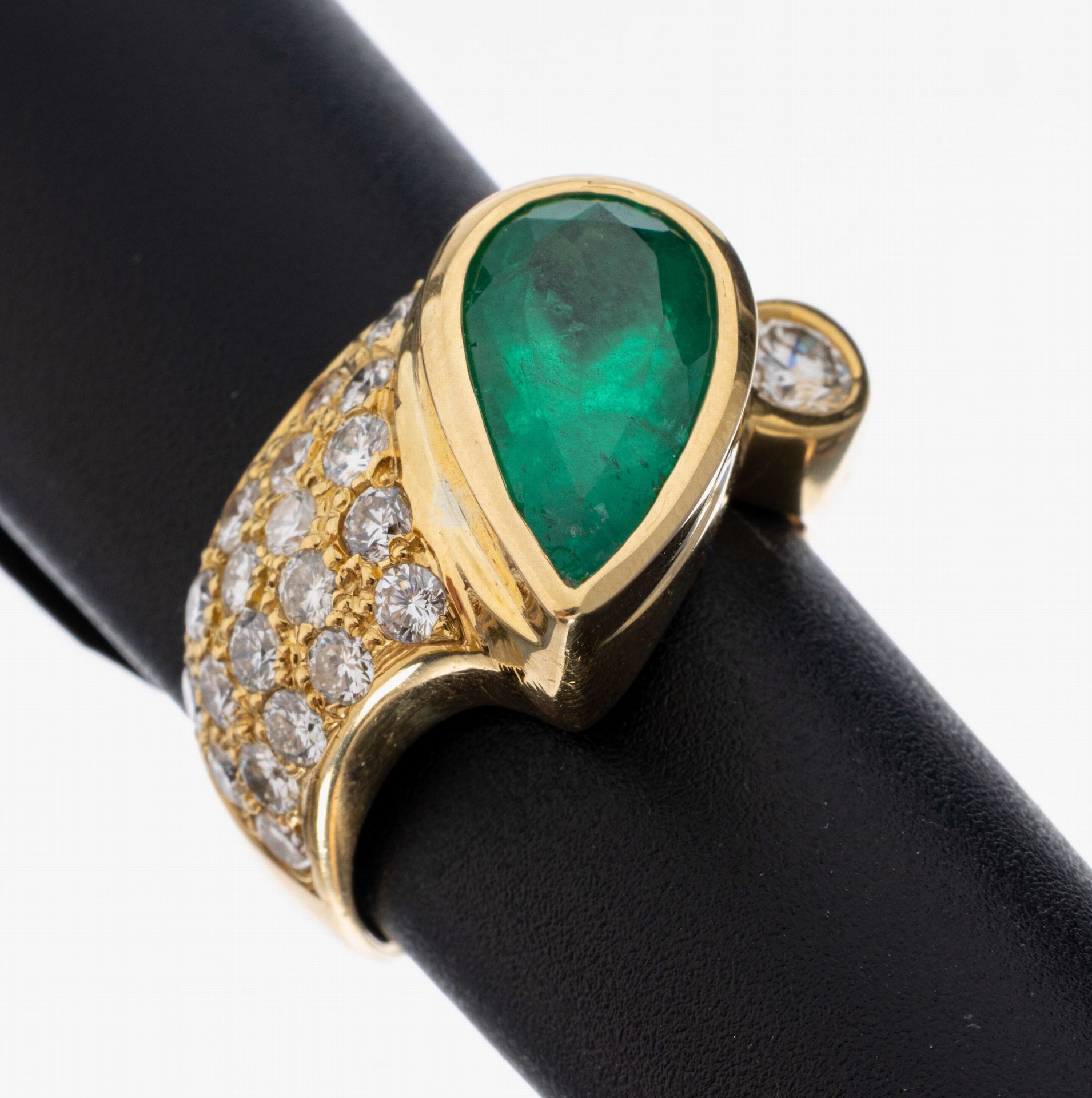 18 kt Gold Smaragd-Brillant-Ring, GG 750/000, massive