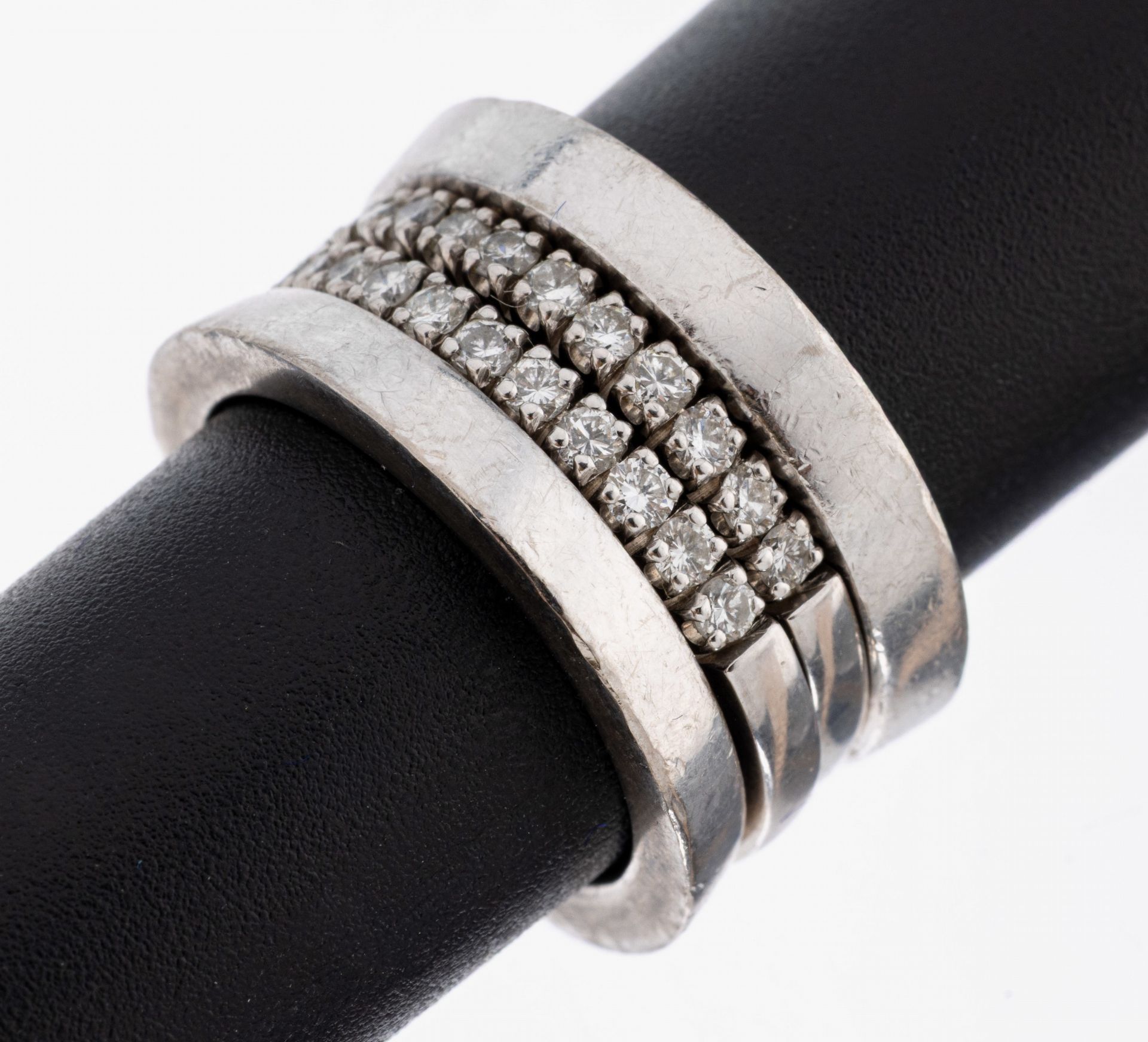 Set: 2 14 kt Gold Brillant-Halbmemoryringe, WG 585/000,