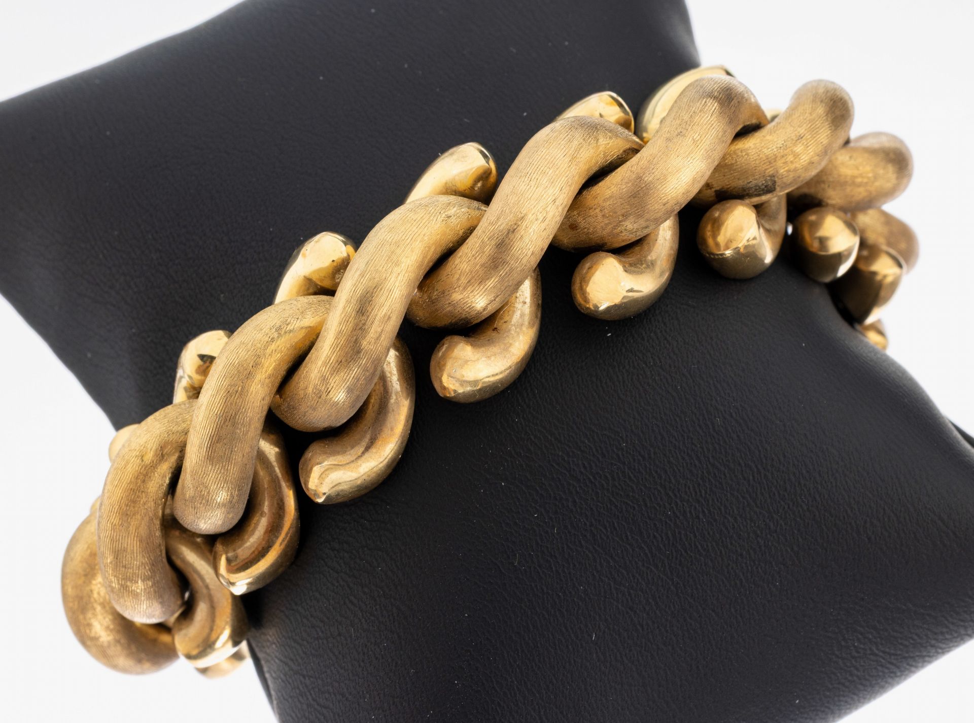 14 kt Gold Armband, GG 585/000, z.T. strukt. und pol.,