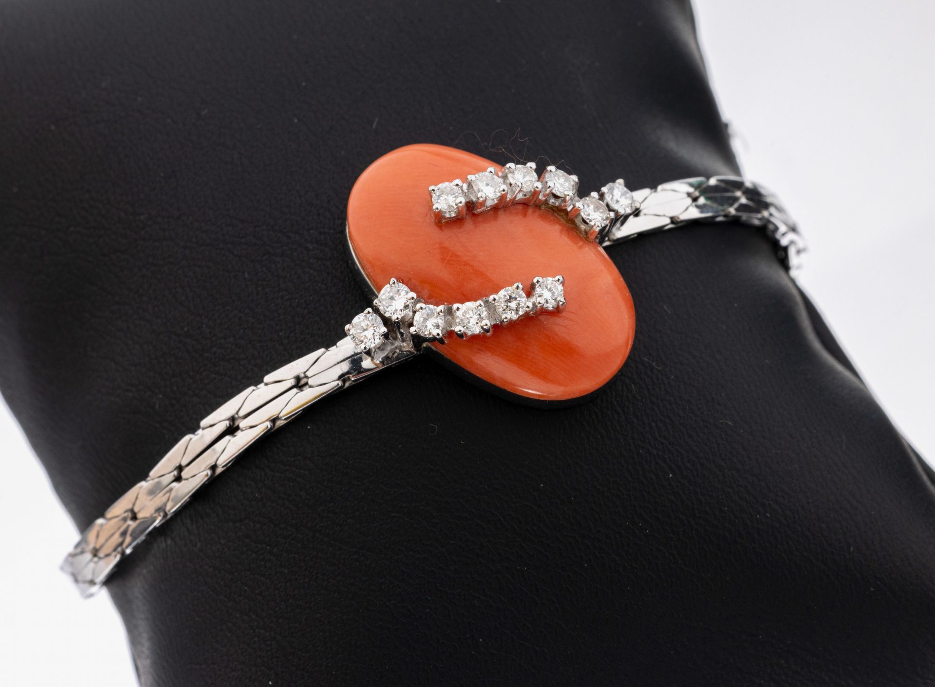 14 kt Gold Korallen-Brillant-Armband, WG 585/000, ovaler