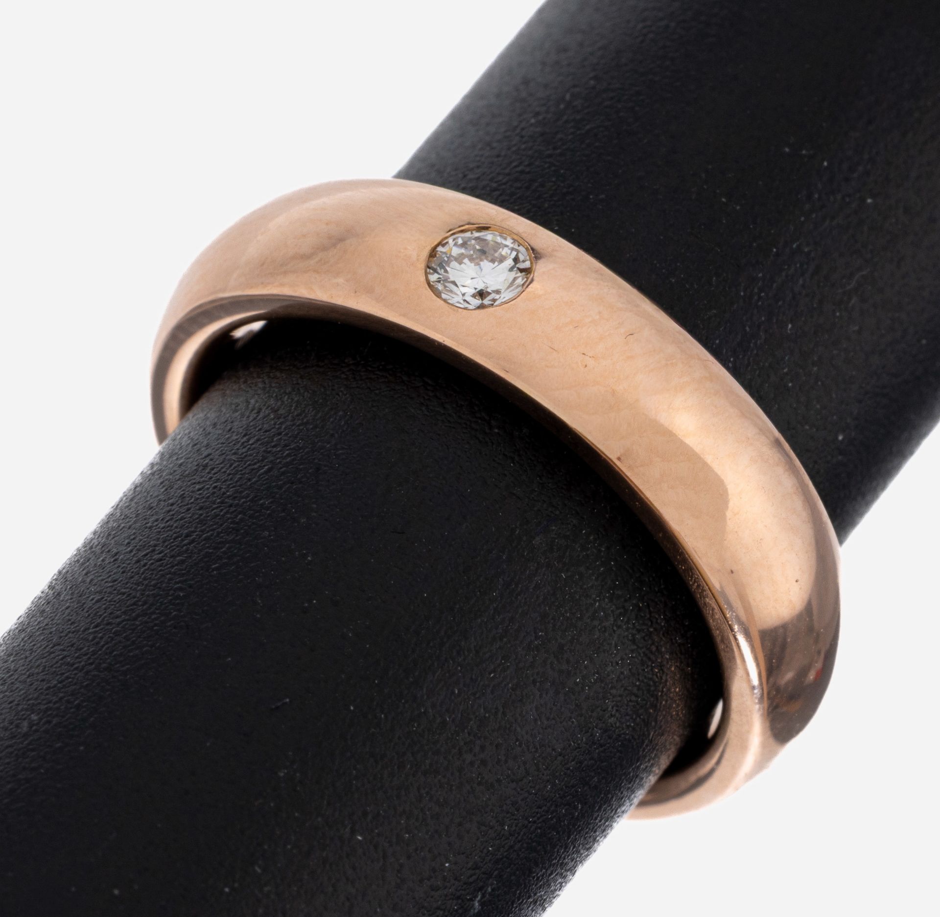 18 kt Gold Brillant-Ring, RG 750/000, Brillant ca. 0.11 ct