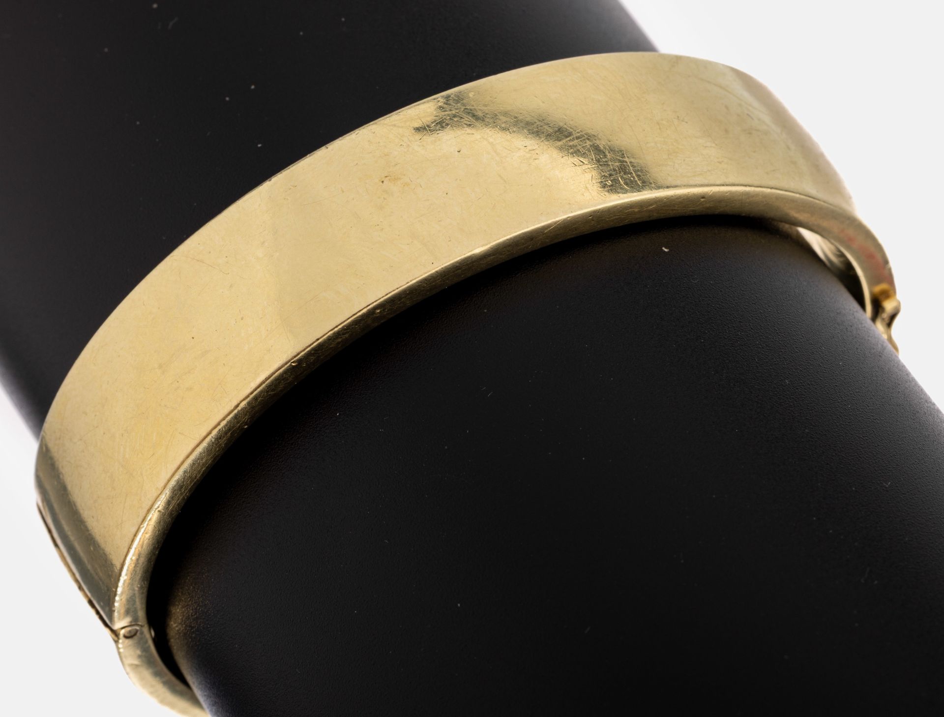 14 kt Gold Armreif, GG 585/000 gepr., gefüllt, D. ca. 6.5