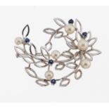 18 kt Gold Saphir-Perl-Brosche, 1960er Jahre, WG 750/000,