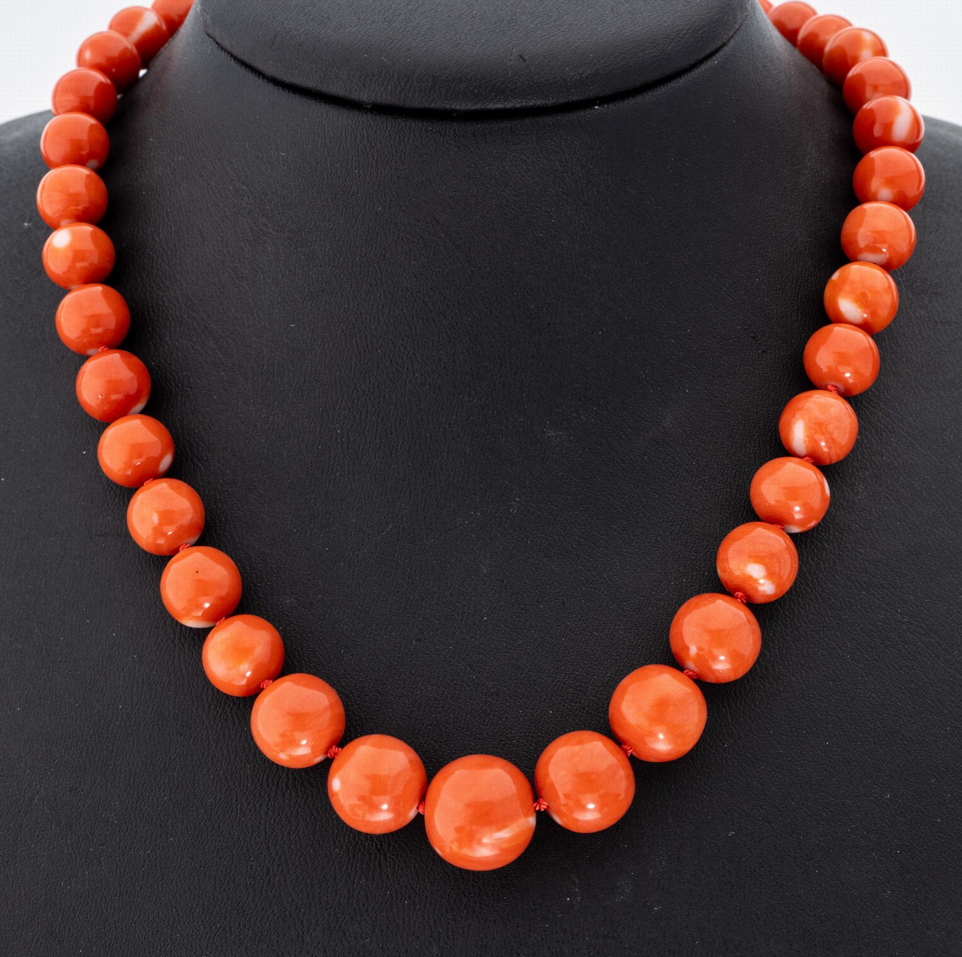 Korallen-Collier mit 14 kt Gold Schließe, GG 585/000,