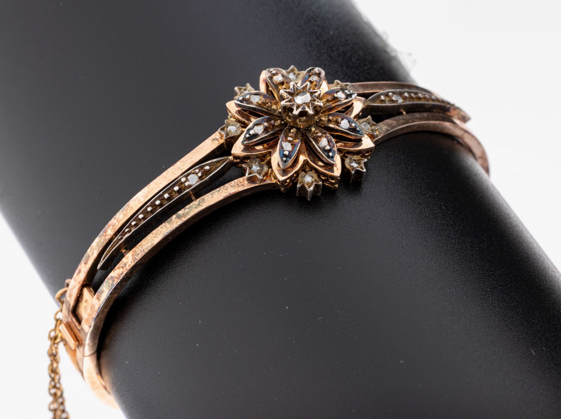 18 kt Gold Diamant-Armreif, um 1880-90, RG 750/000 gepr.,