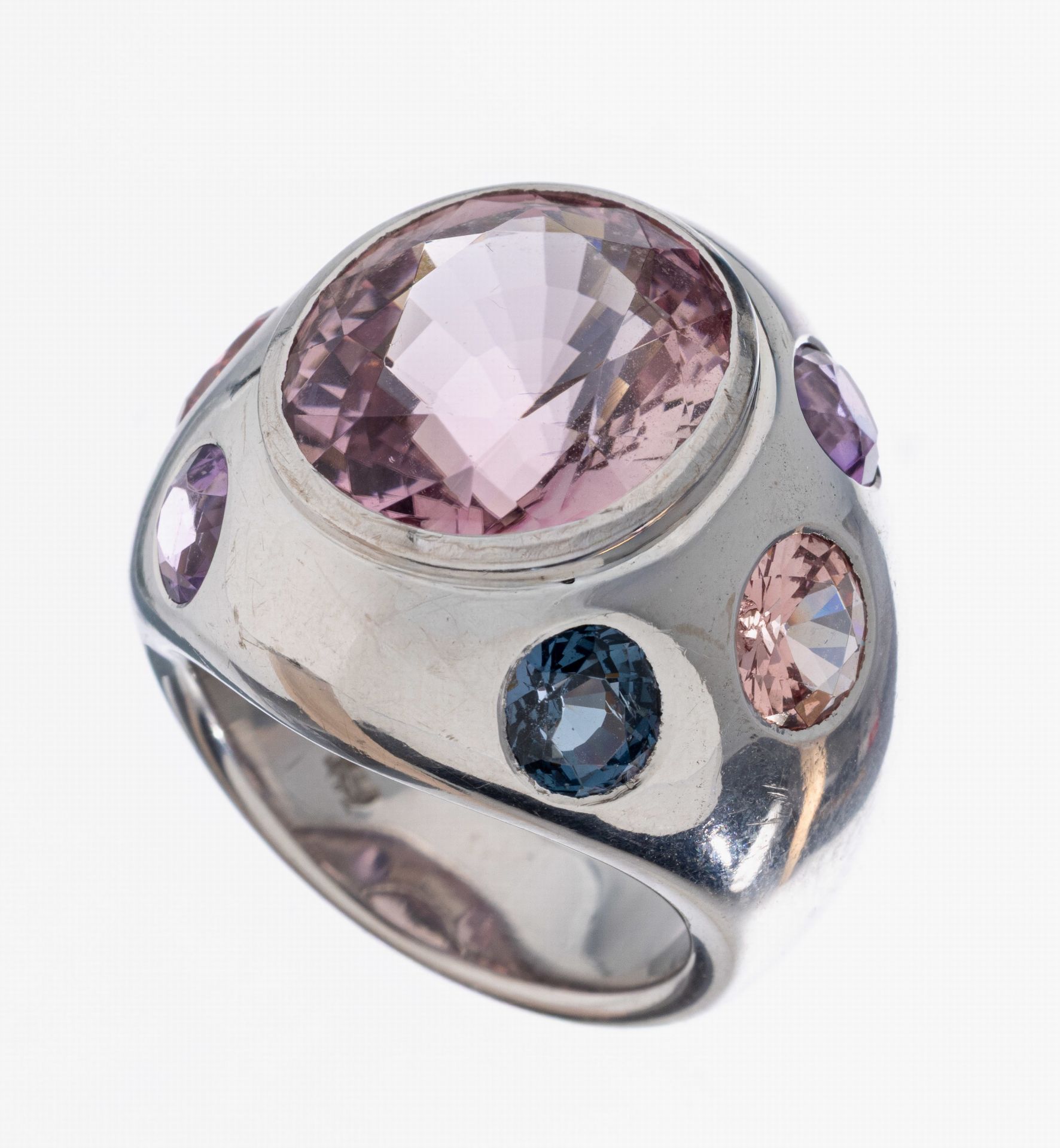 18 kt Gold Farbstein-Ring, WG 750/000, schwere