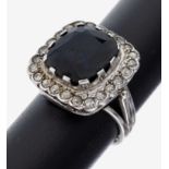 14 kt Gold Saphir-Diamant-Ring, WG 585/000,mittig Saphir