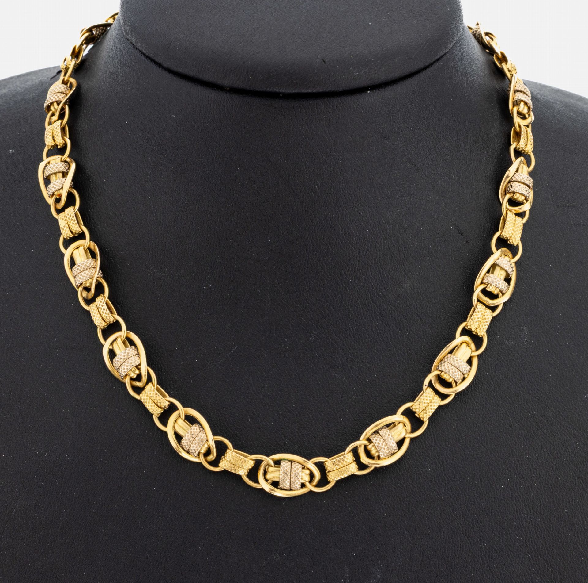 18 kt Gold Collier, GG 750/000, Glieder teilw. strukt., L.