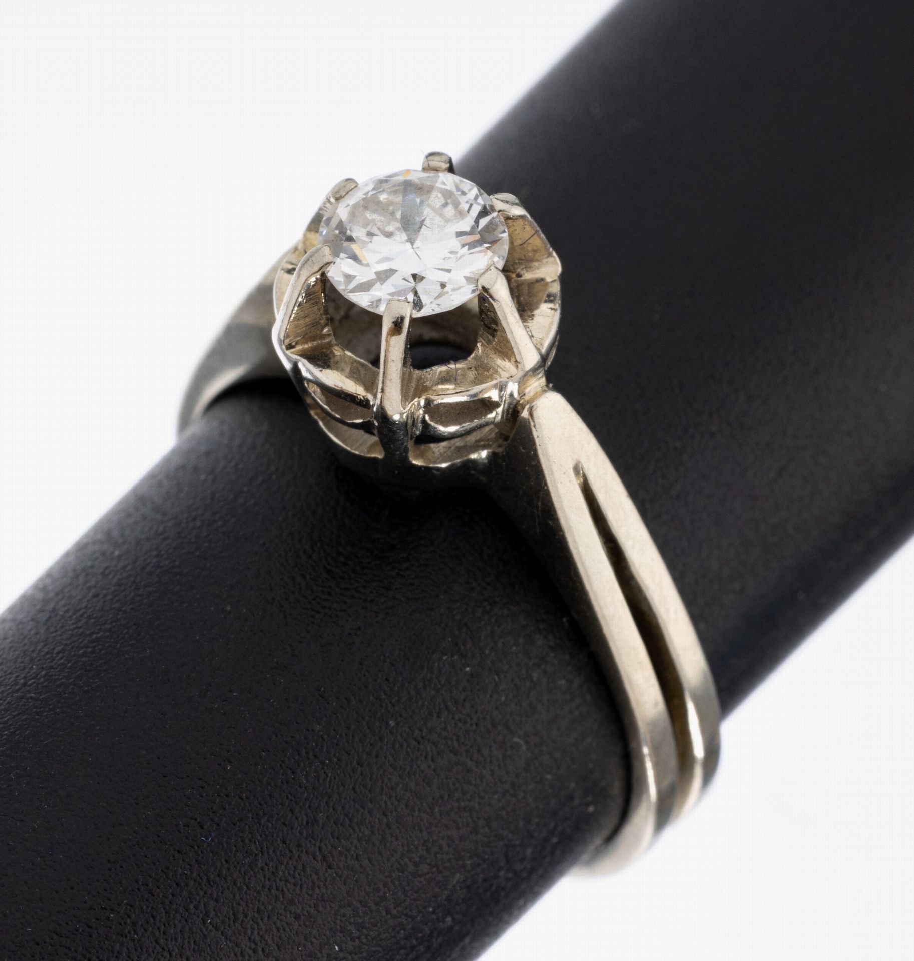 14 kt Gold Diamant-Ring, WG 585/000, erhaben gefasster