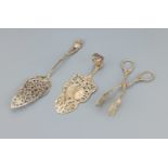 Konvolut 3 Vorlegeteile, best. aus: 2 Pastetenheber, 1 x