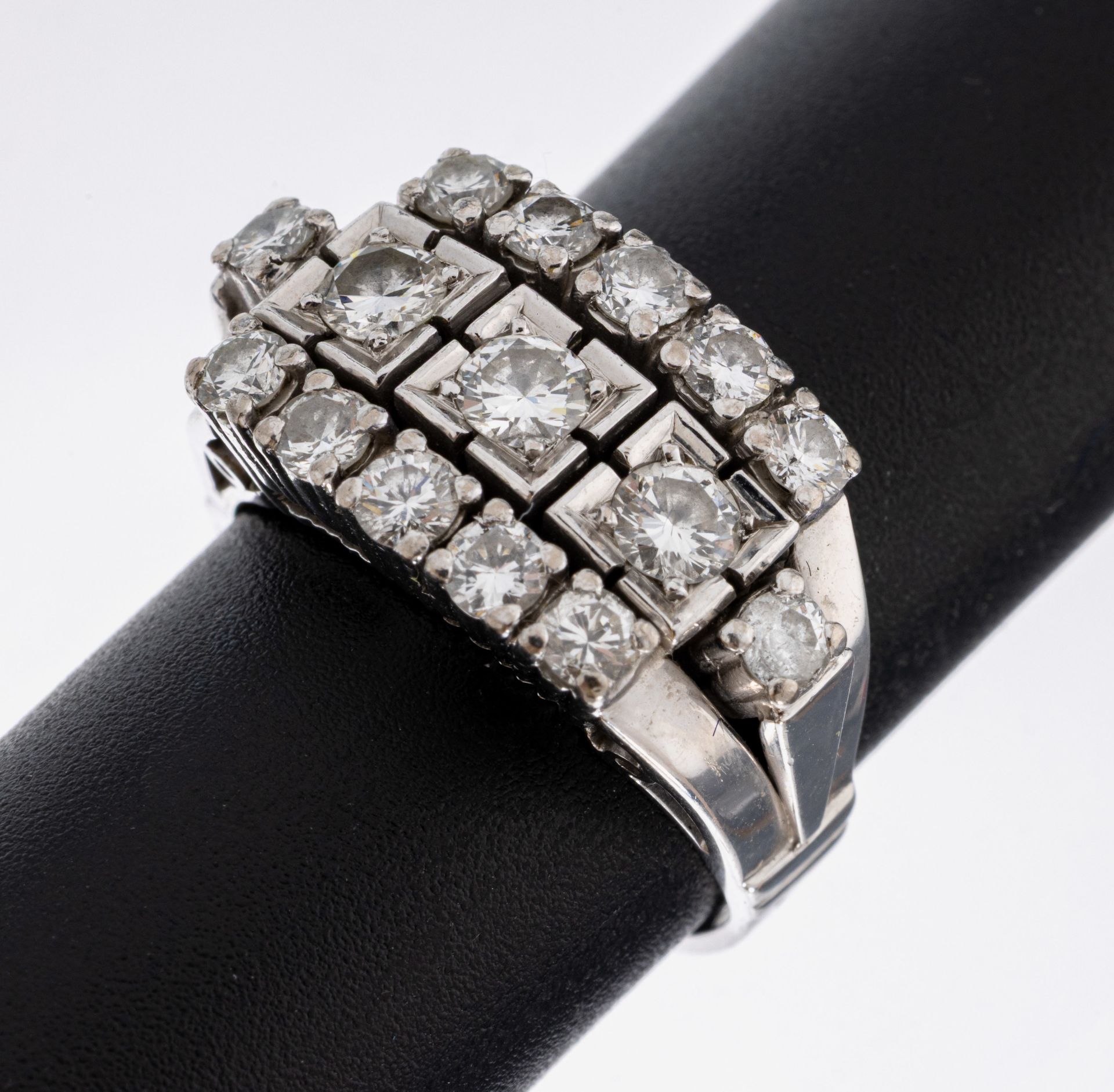 18 kt Gold Brillant-Ring, WG 750/000, 3 geteilter