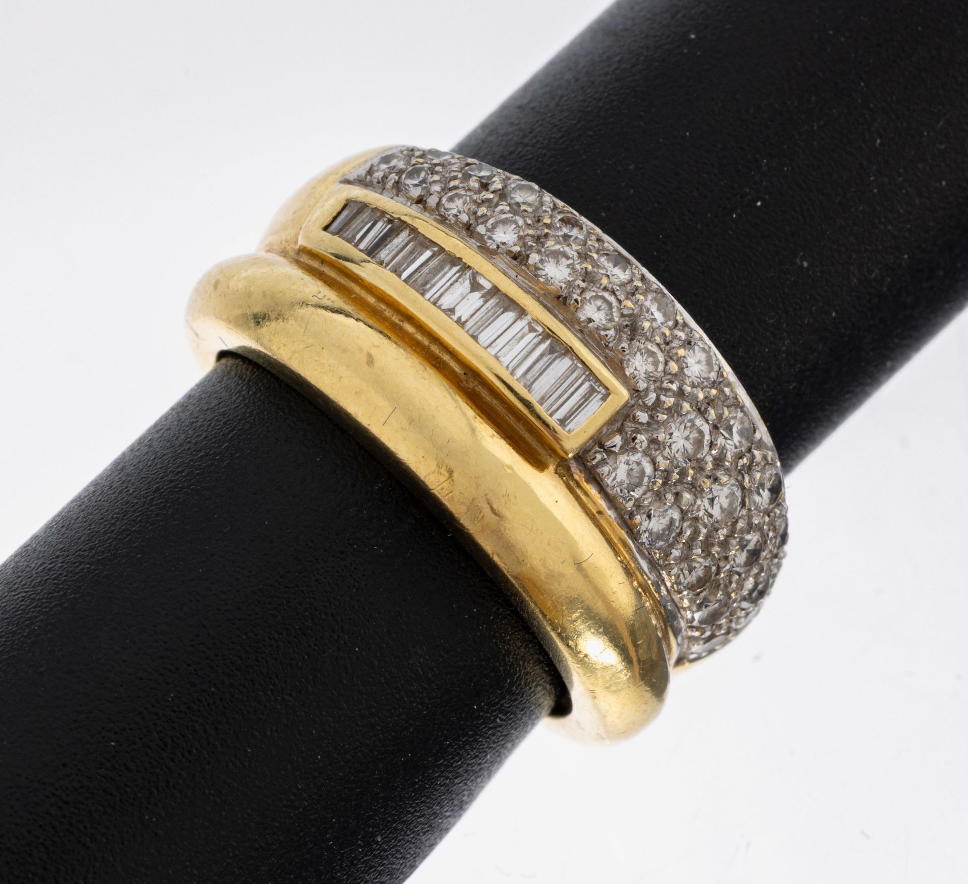 18 kt Gold Diamant-Ring, GG/WG 750/000, 28 Brillanten und