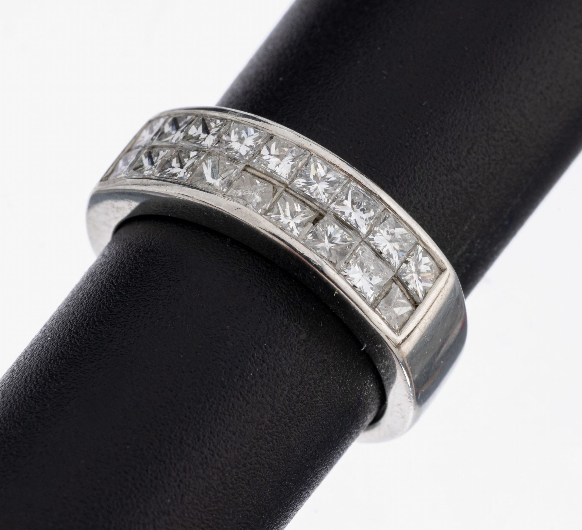 Platin Diamant-Ring, 18 Princesscut- Diamanten zus. ca.