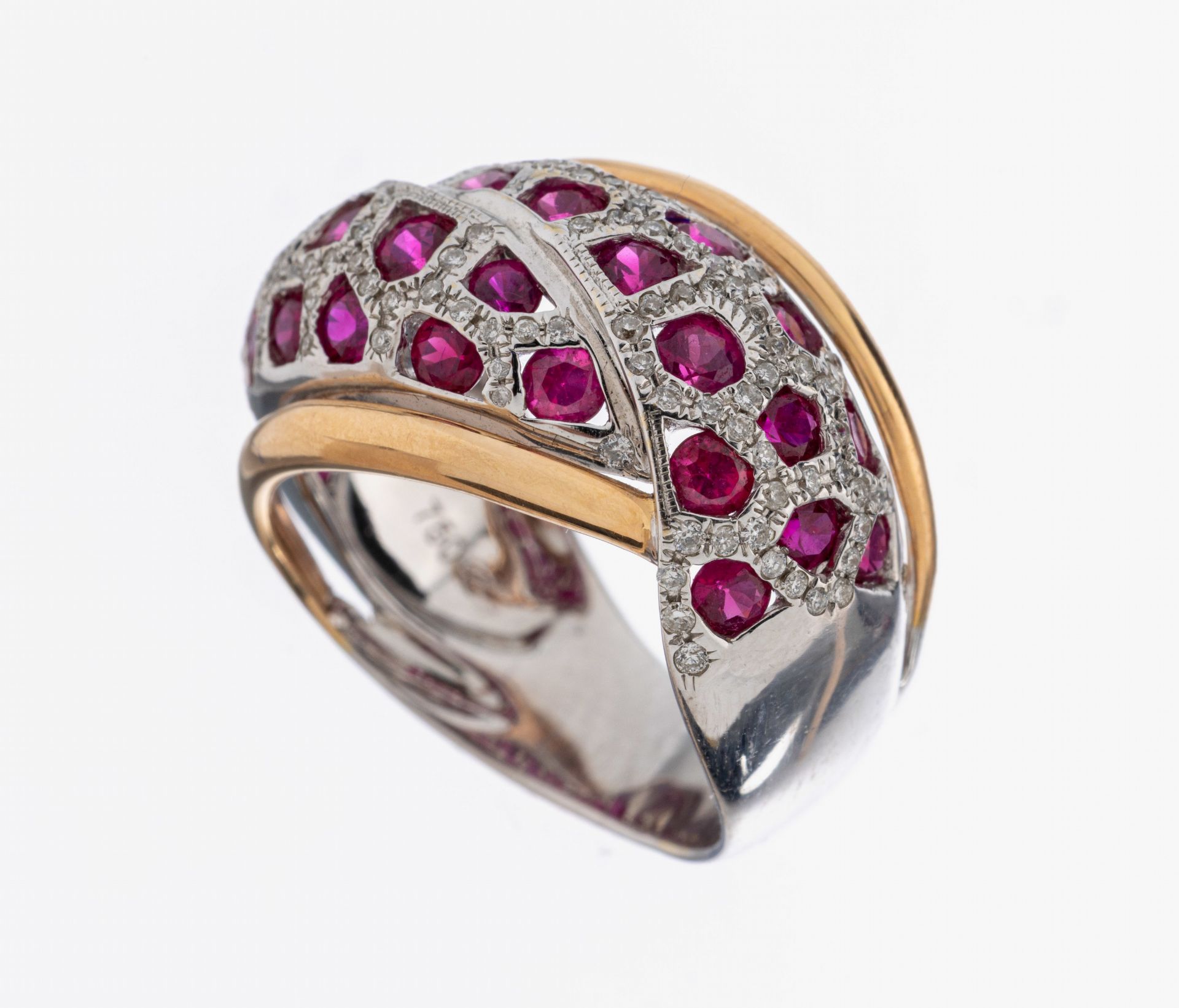 18 kt Gold Rubin-Brillant-Ring, WG/GG 750/000,