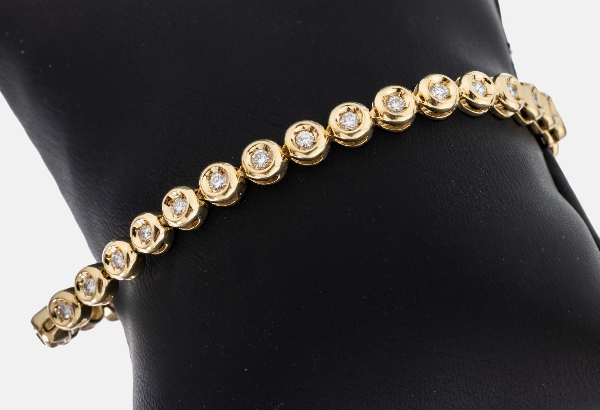 14 kt Gold Brillant-Armband, GG 585/000, 32 Brillanten
